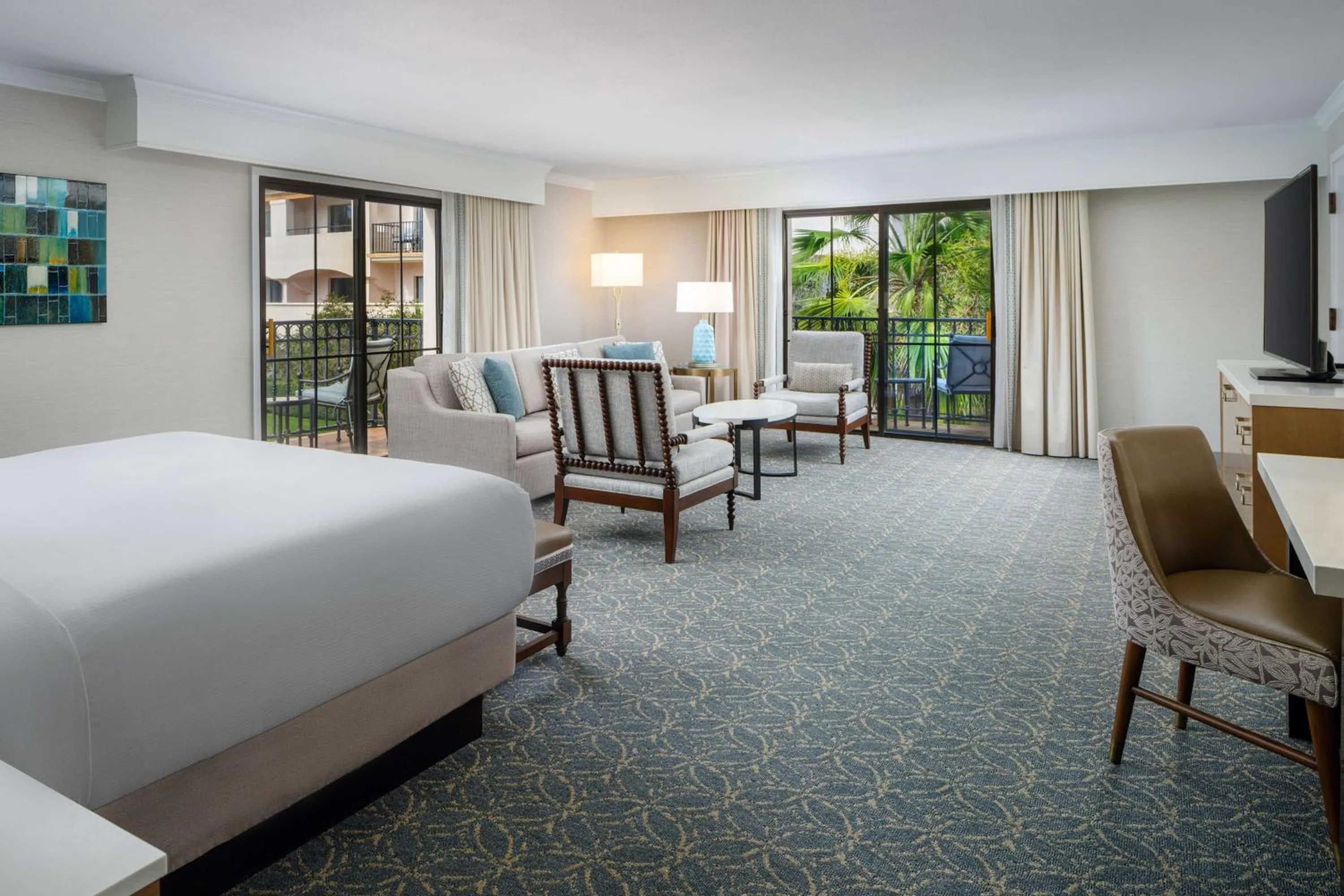 Bed in Hilton Santa Barbara Beachfront Resort