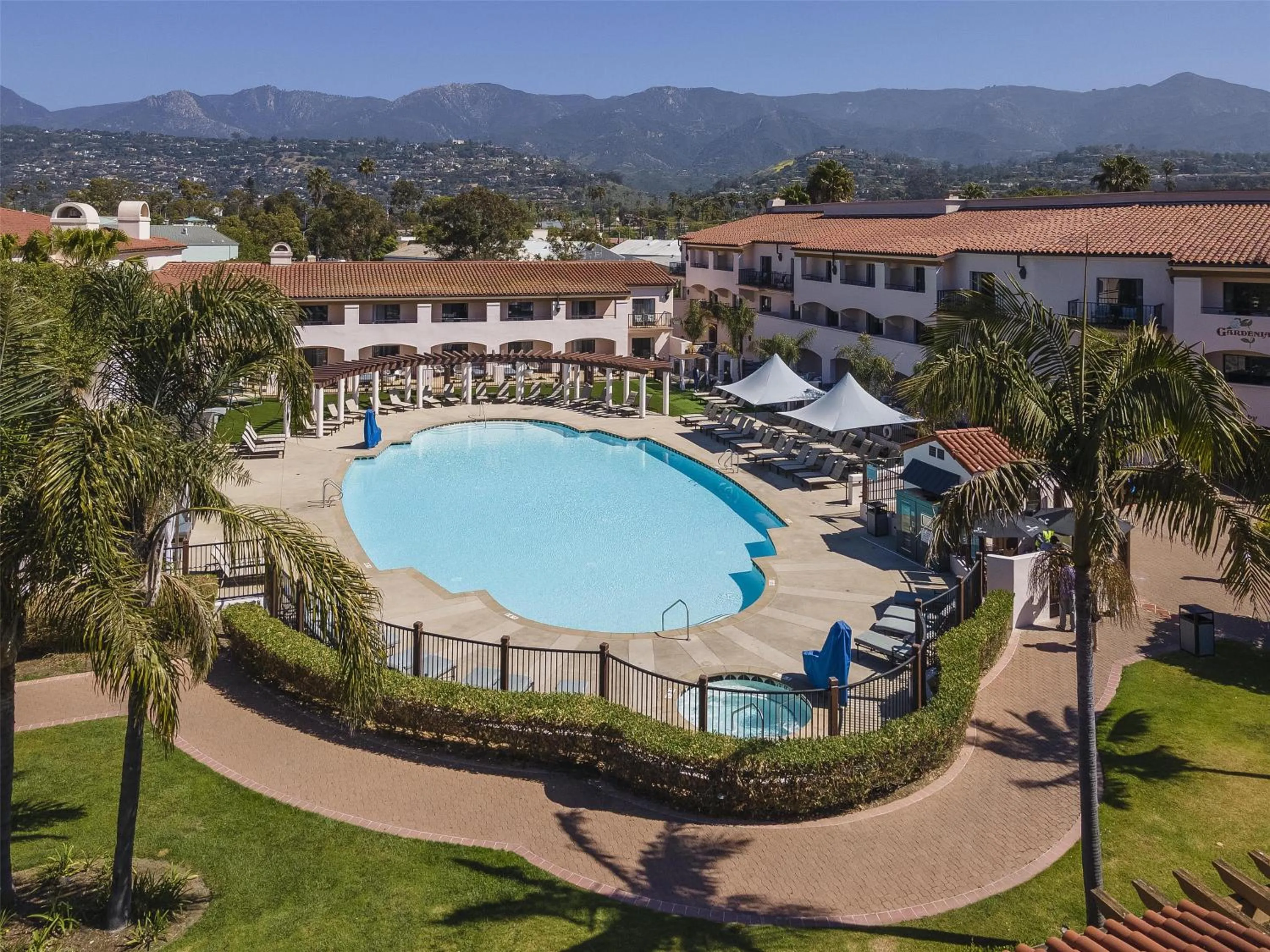Pool view in Hilton Santa Barbara Beachfront Resort