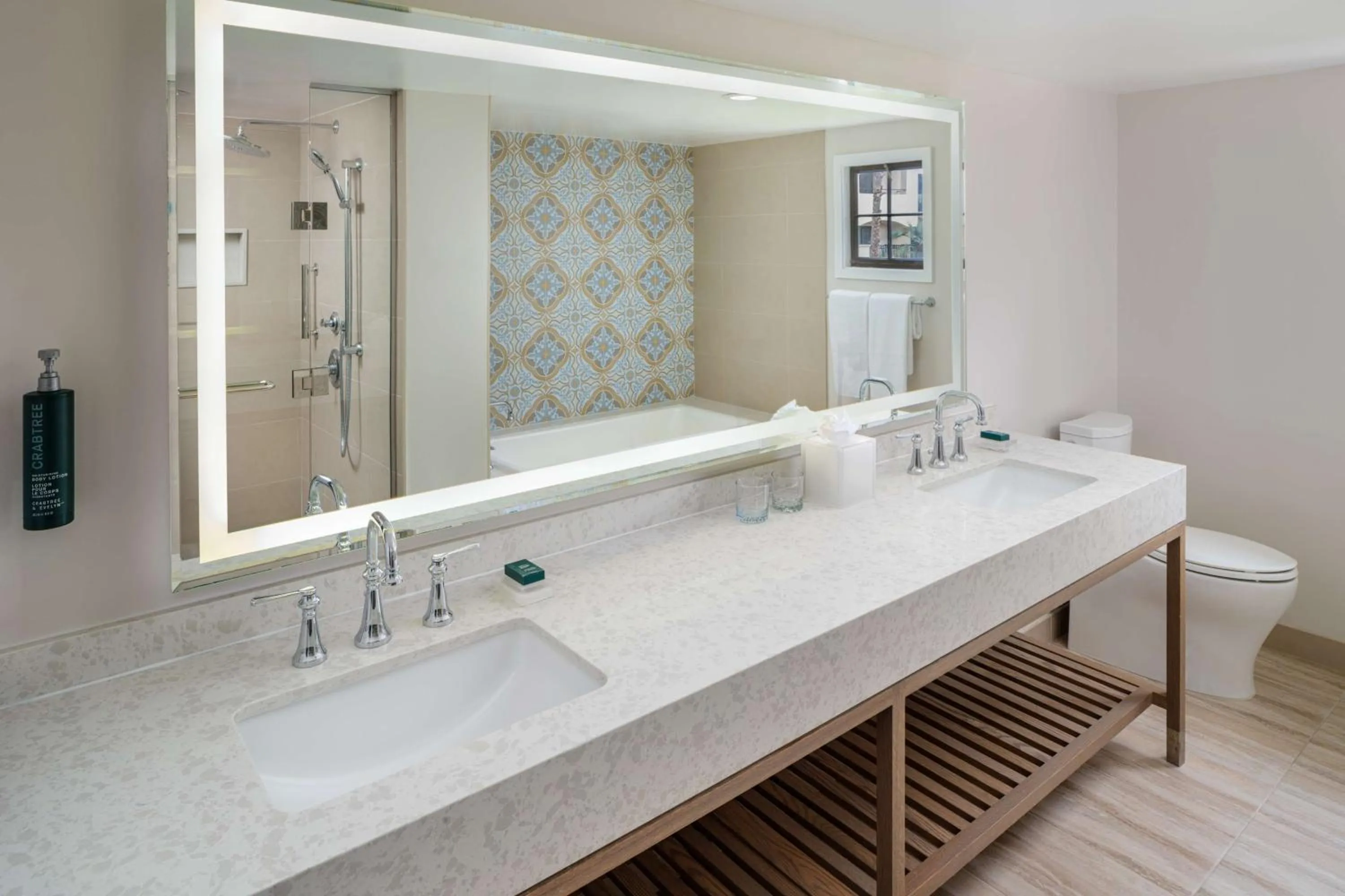 Bathroom in Hilton Santa Barbara Beachfront Resort