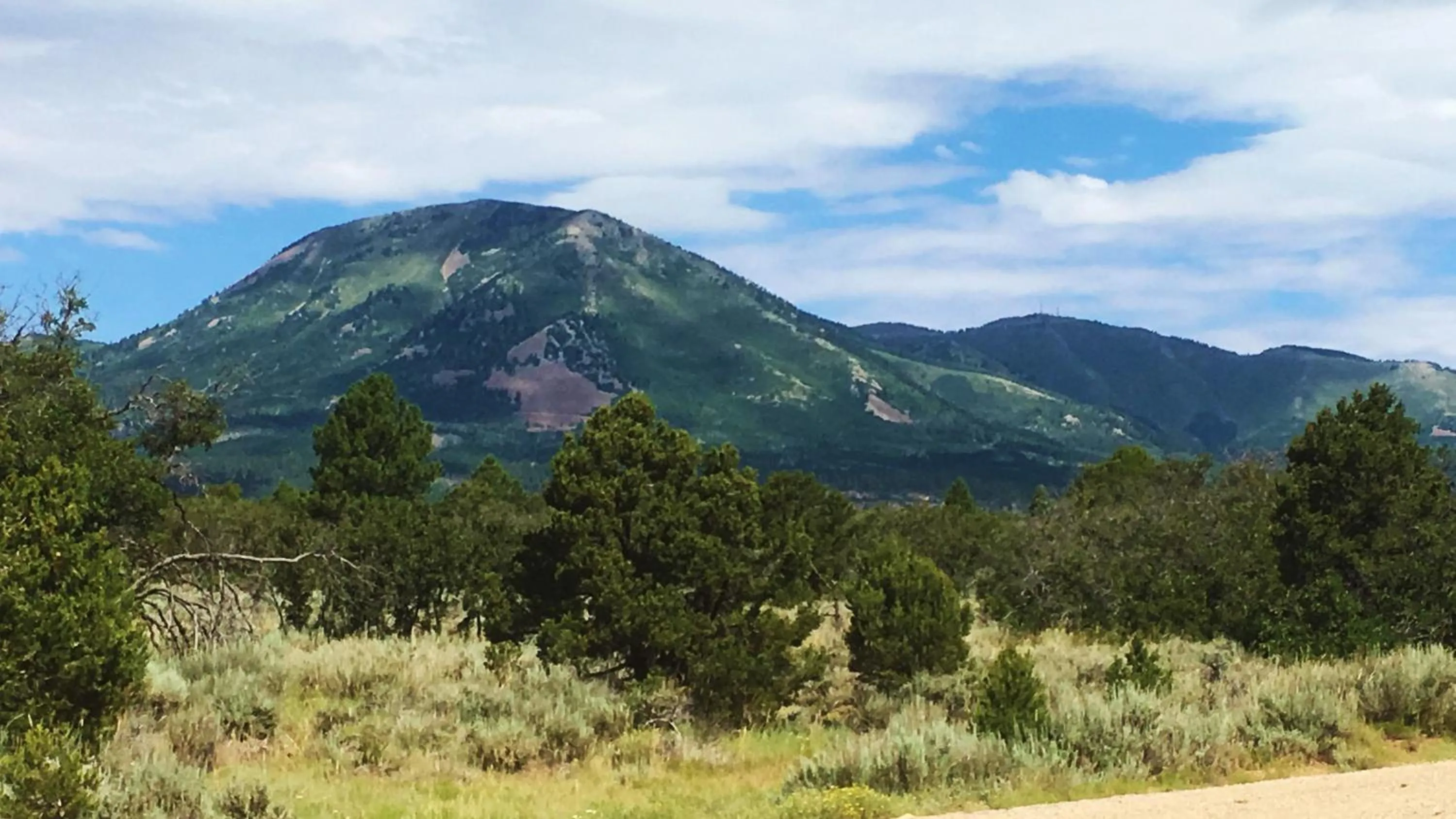 Mountain view in White Pine Cabin by Canyonlands Lodging