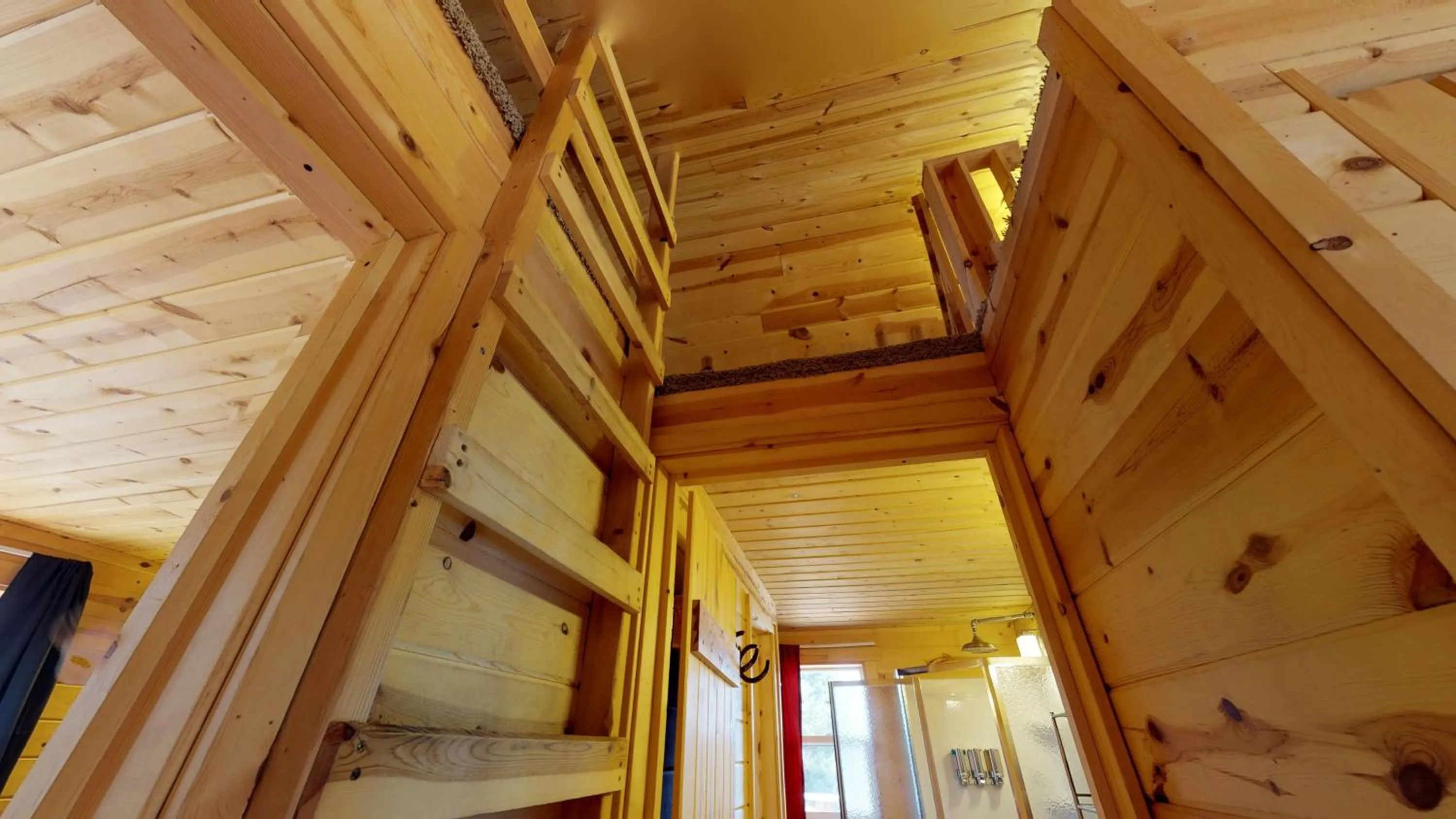 Area and facilities in White Pine Cabin by Canyonlands Lodging