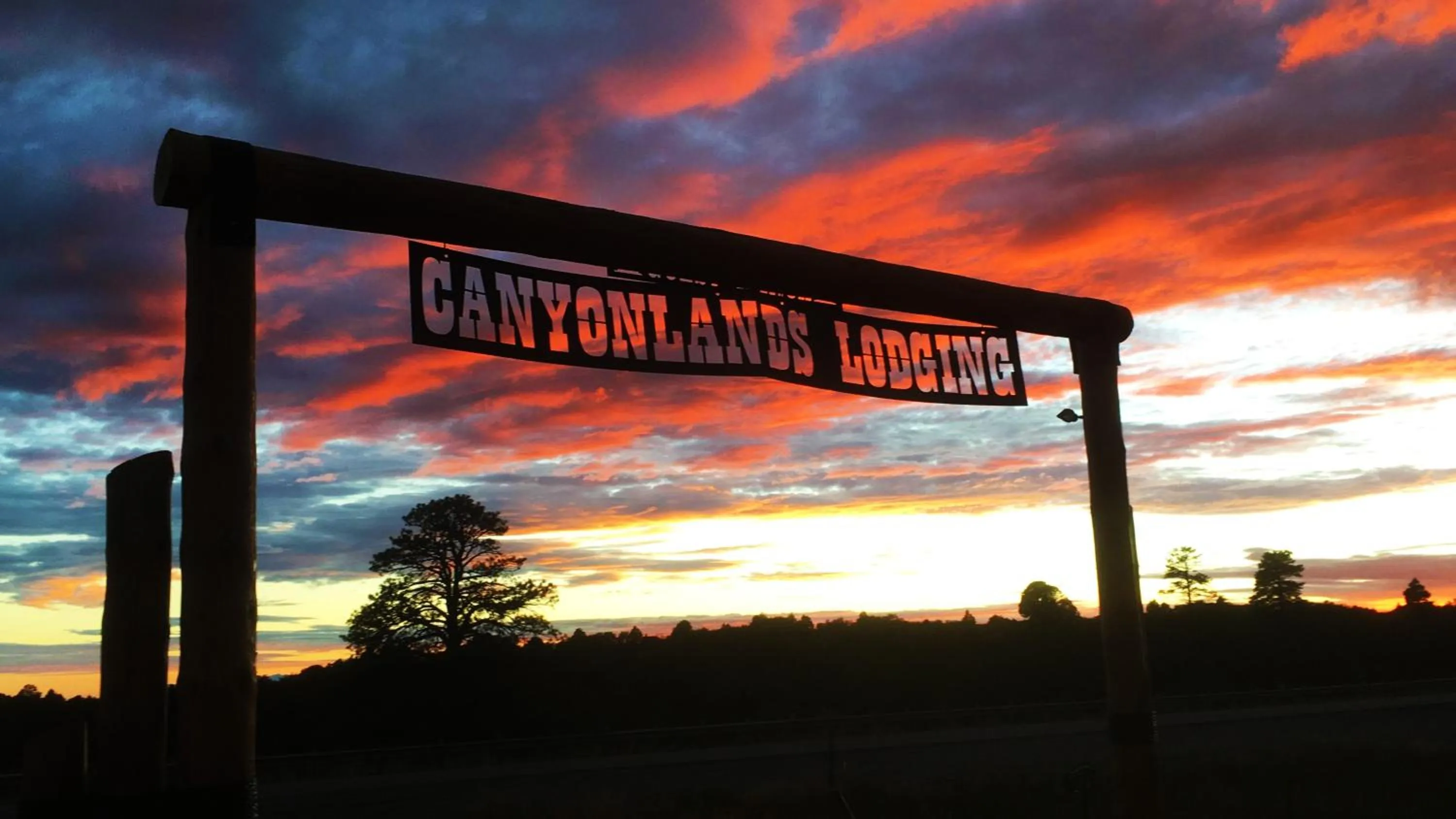 Facade/entrance in White Pine Cabin by Canyonlands Lodging