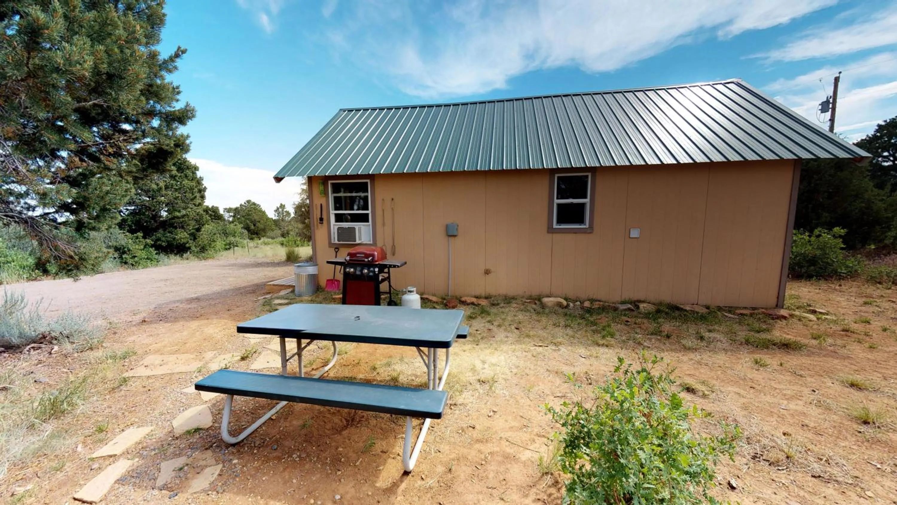 BBQ facilities in White Pine Cabin by Canyonlands Lodging