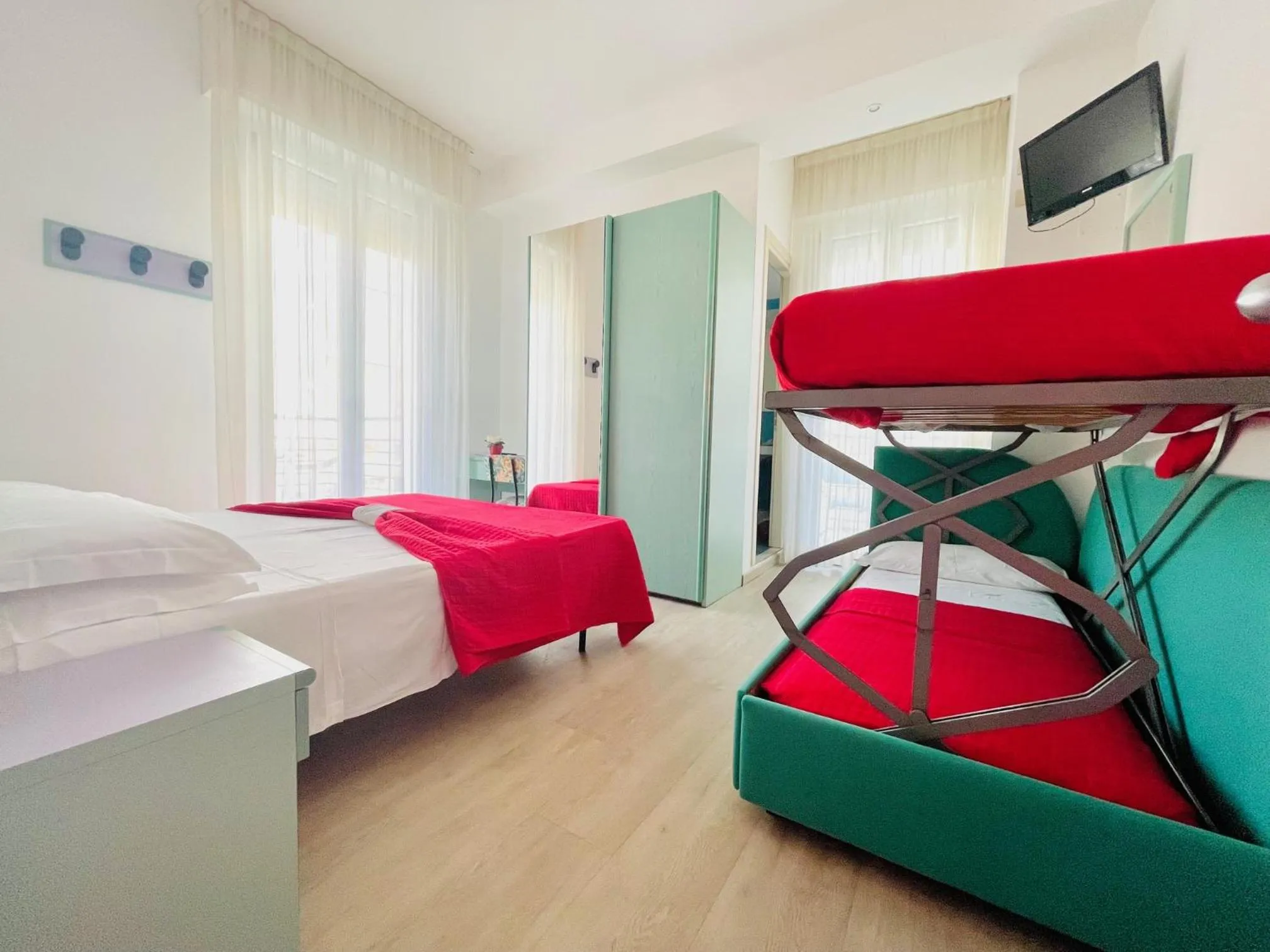 Photo of the whole room, Bed in Hotel Eiffel