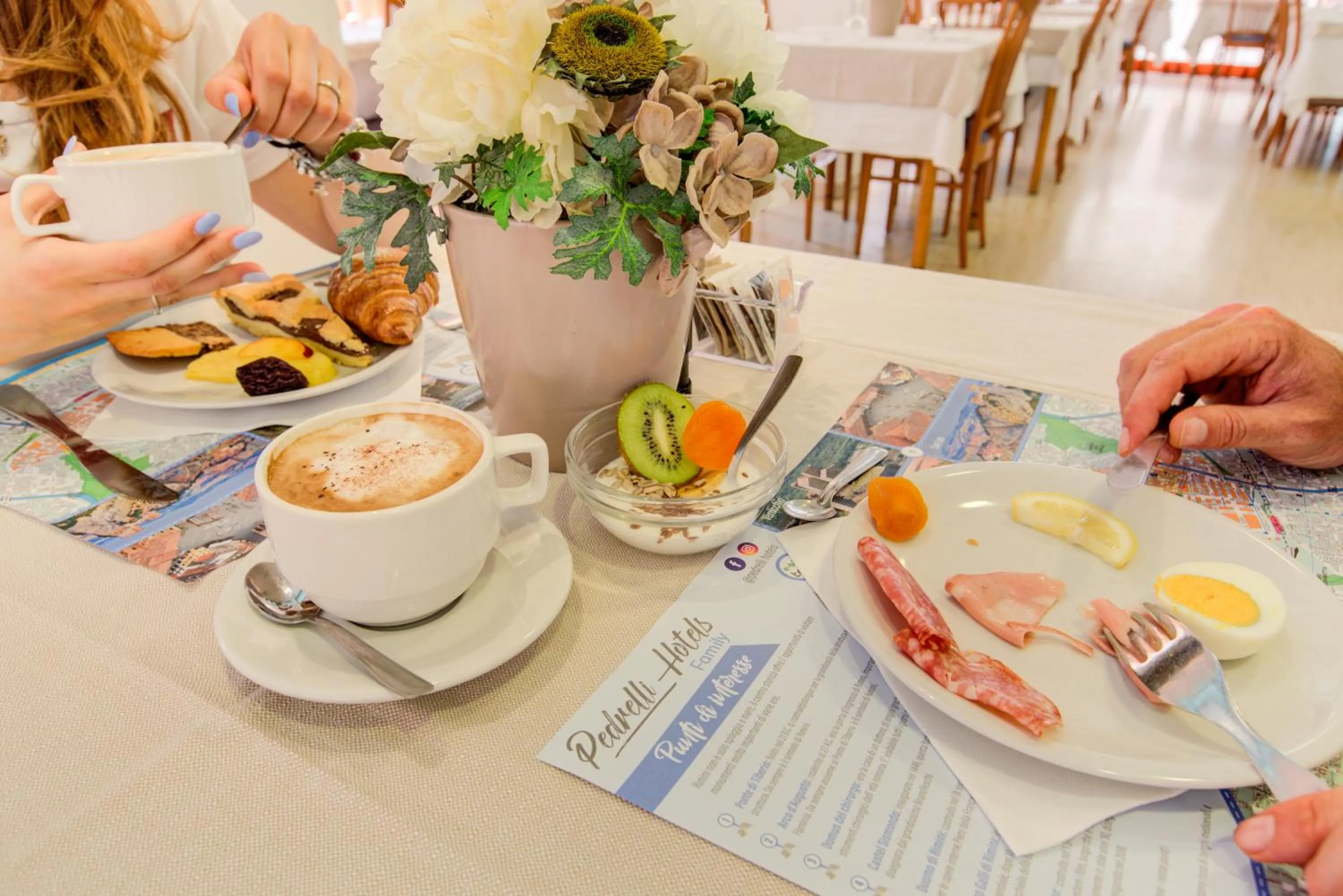 Food and drinks in Hotel Eiffel