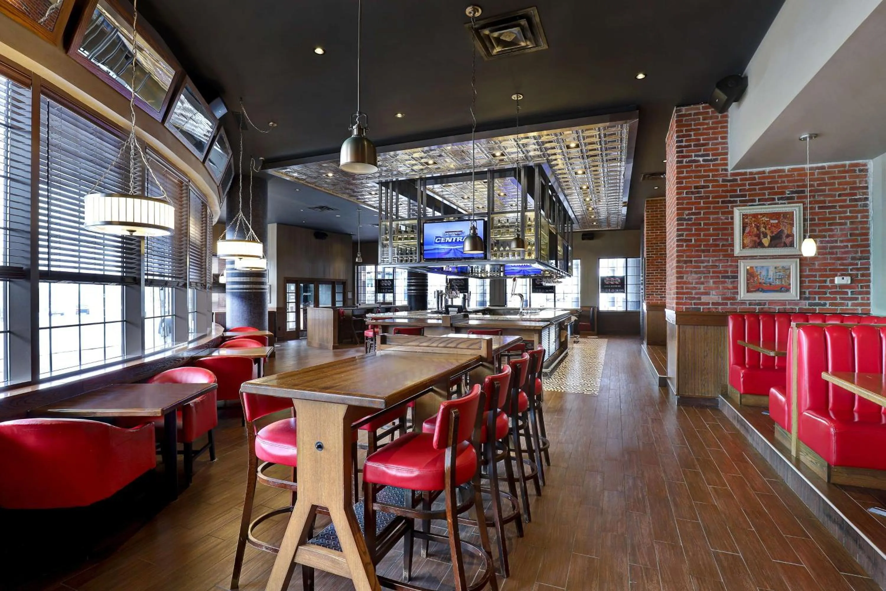 Lounge or bar in Embassy Suites by Hilton Niagara Falls/ Fallsview