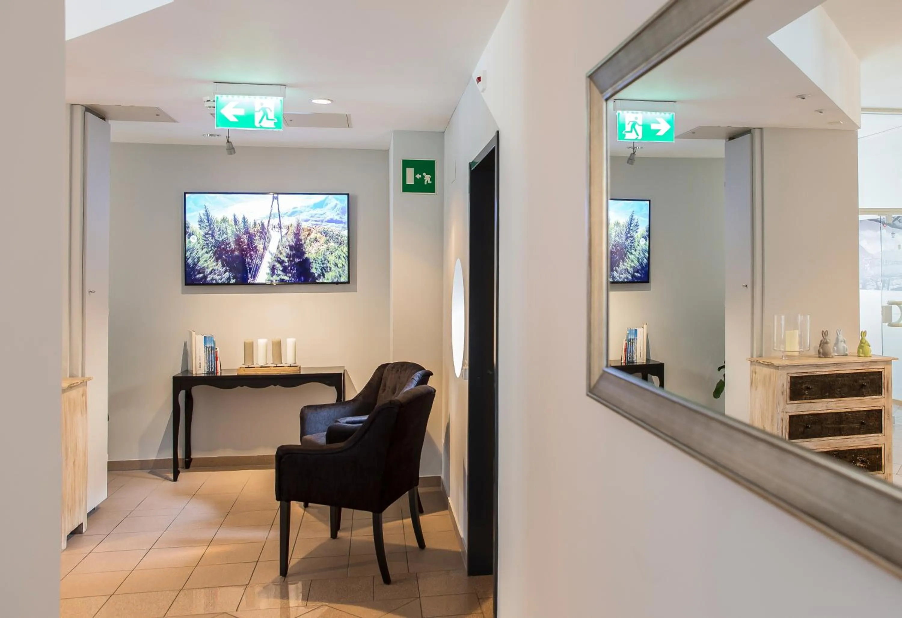 Lobby or reception in Smart-HOTEL MINUSIO, a Swiss Quality Hotel