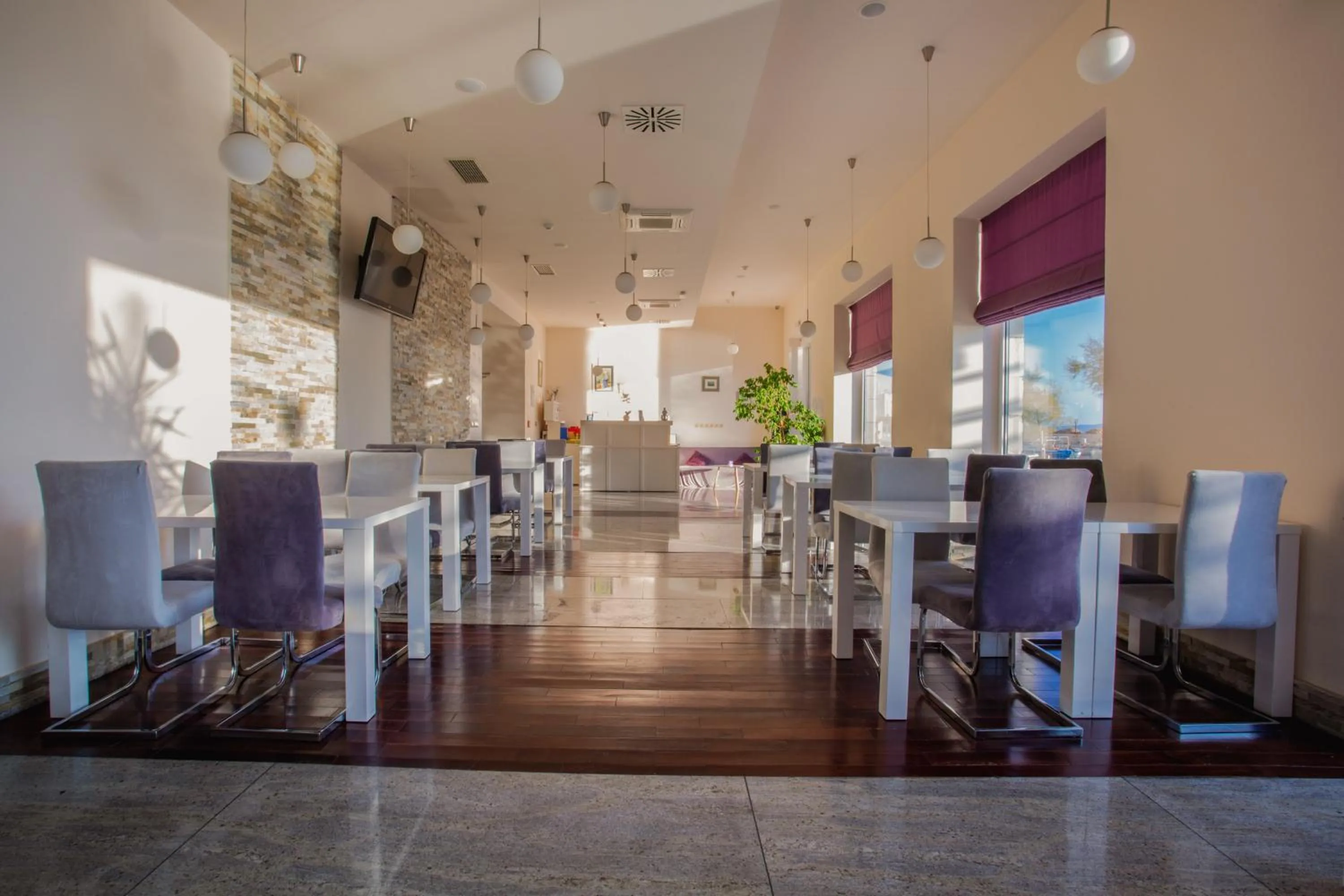 Restaurant/places to eat in Hotel Pleter