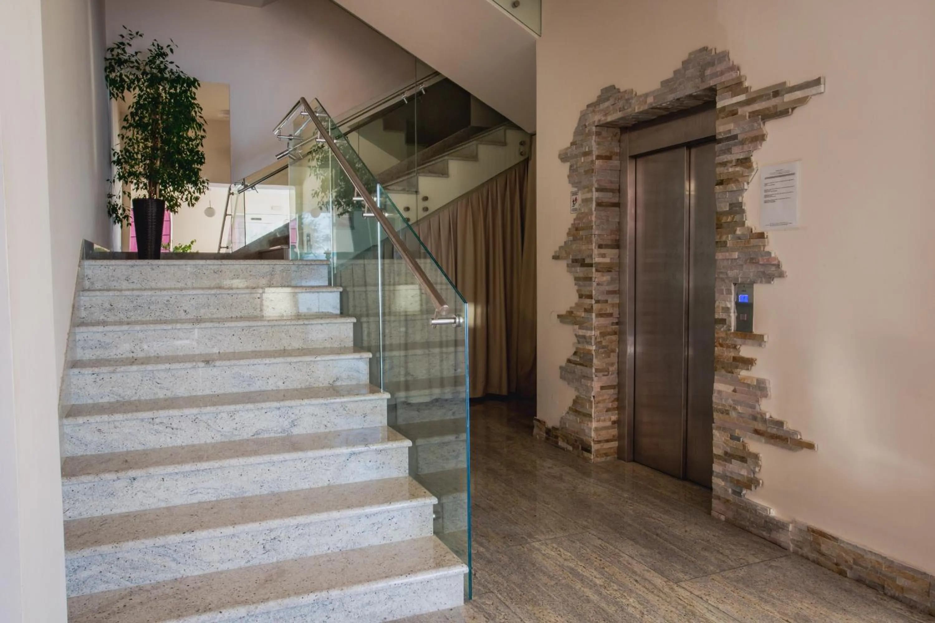 elevator in Hotel Pleter