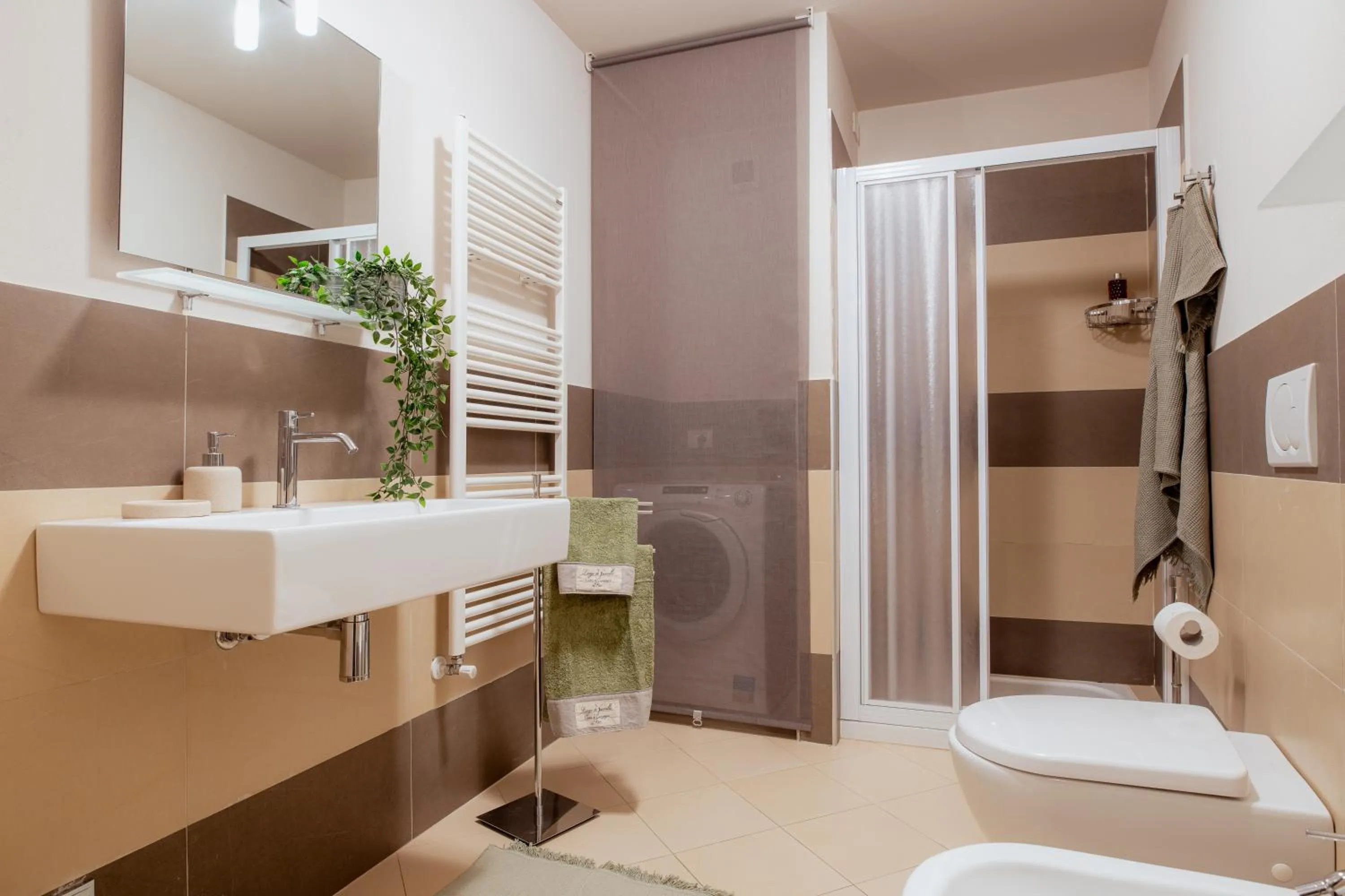 Shower in Il Cortile di Elisa & our flats