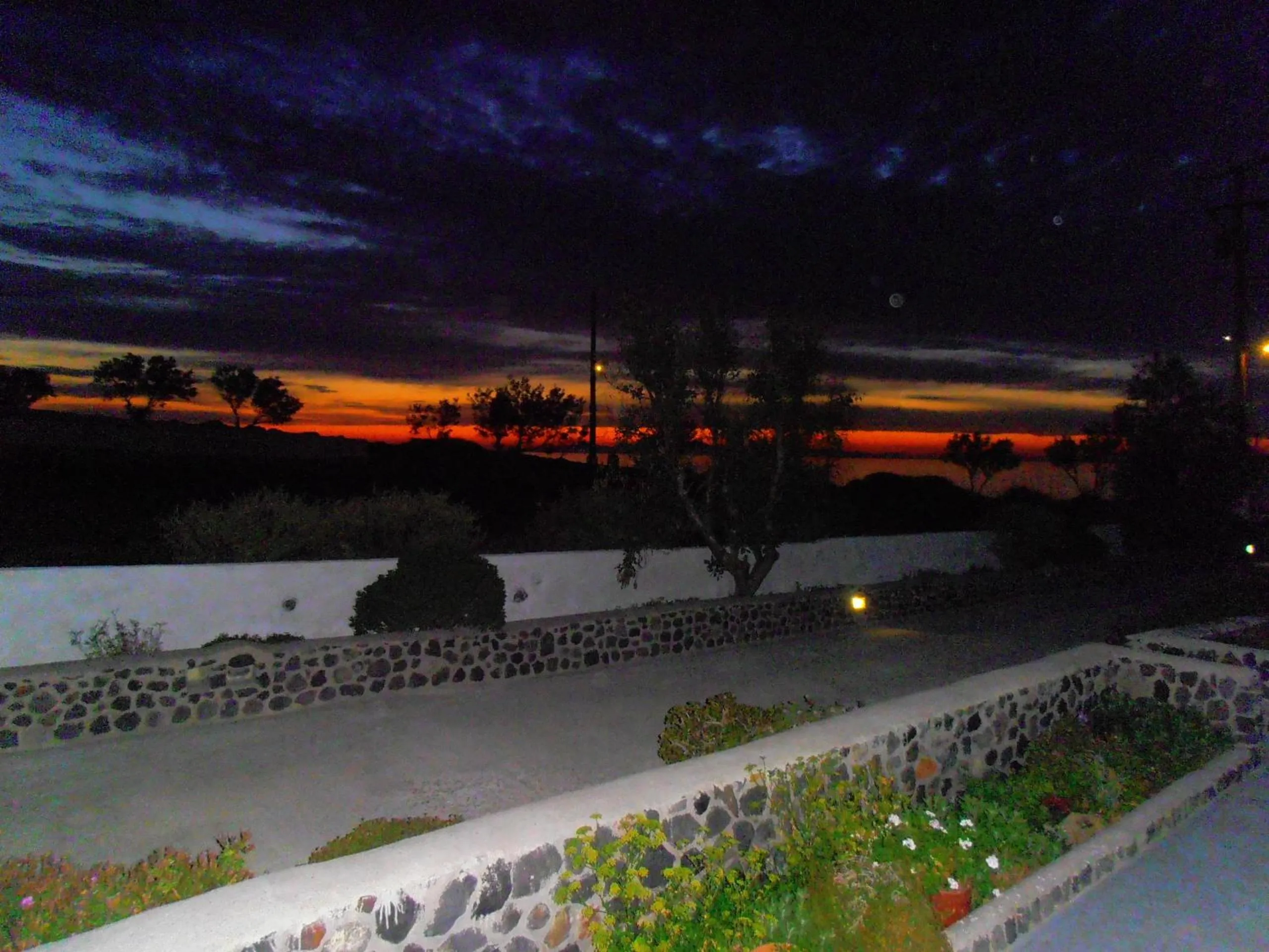 Night in Hotel Paradisos Oia