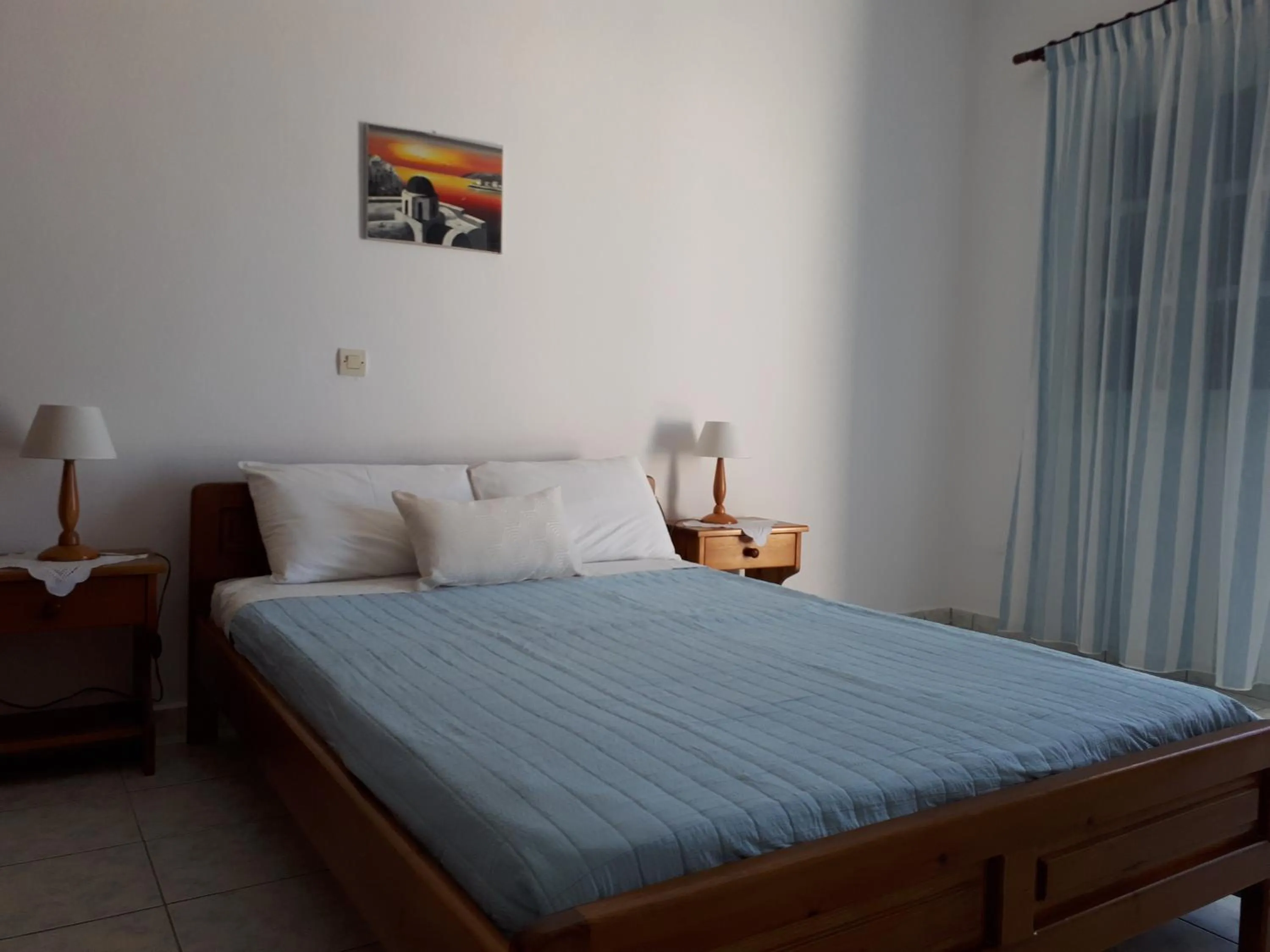 Bed in Hotel Paradisos Oia