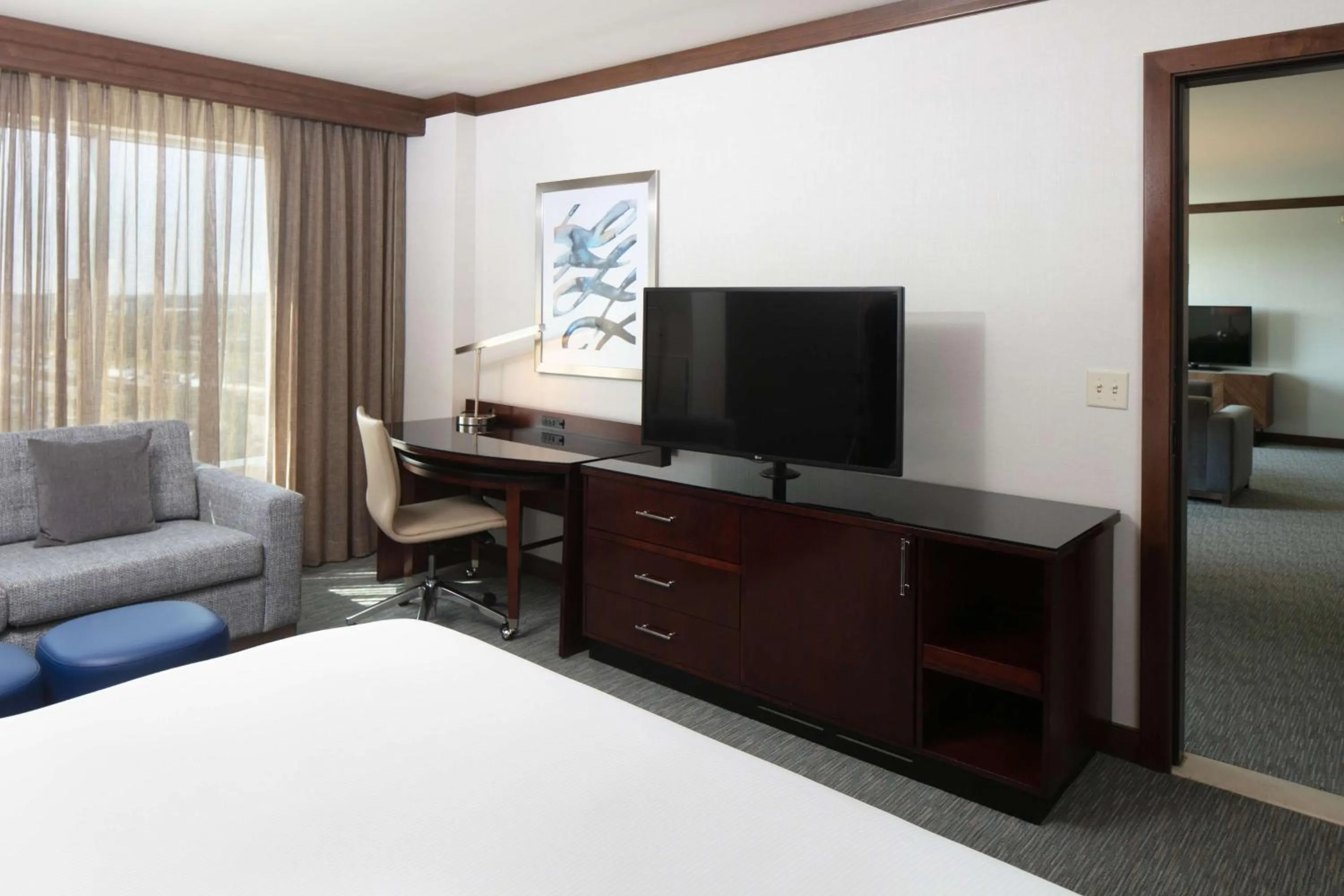 Bedroom, Bed in Hilton Minneapolis Bloomington