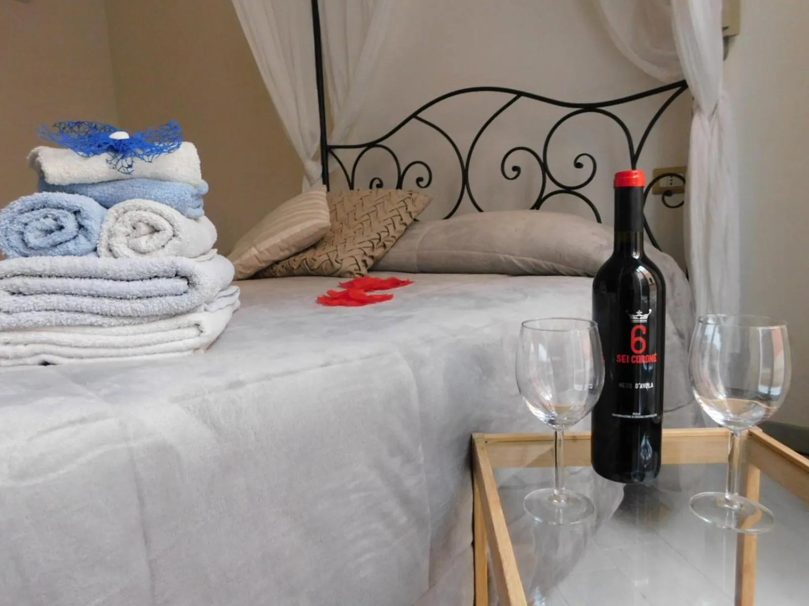 Bedroom, Bed in La Gemma di Ortigia