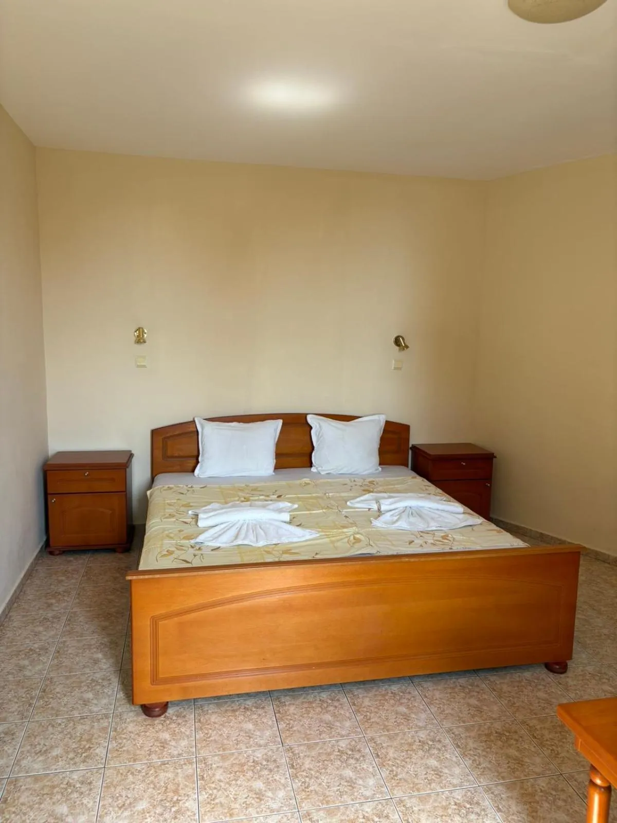 Coffee/tea facilities, Bed in Family Hotel Chris