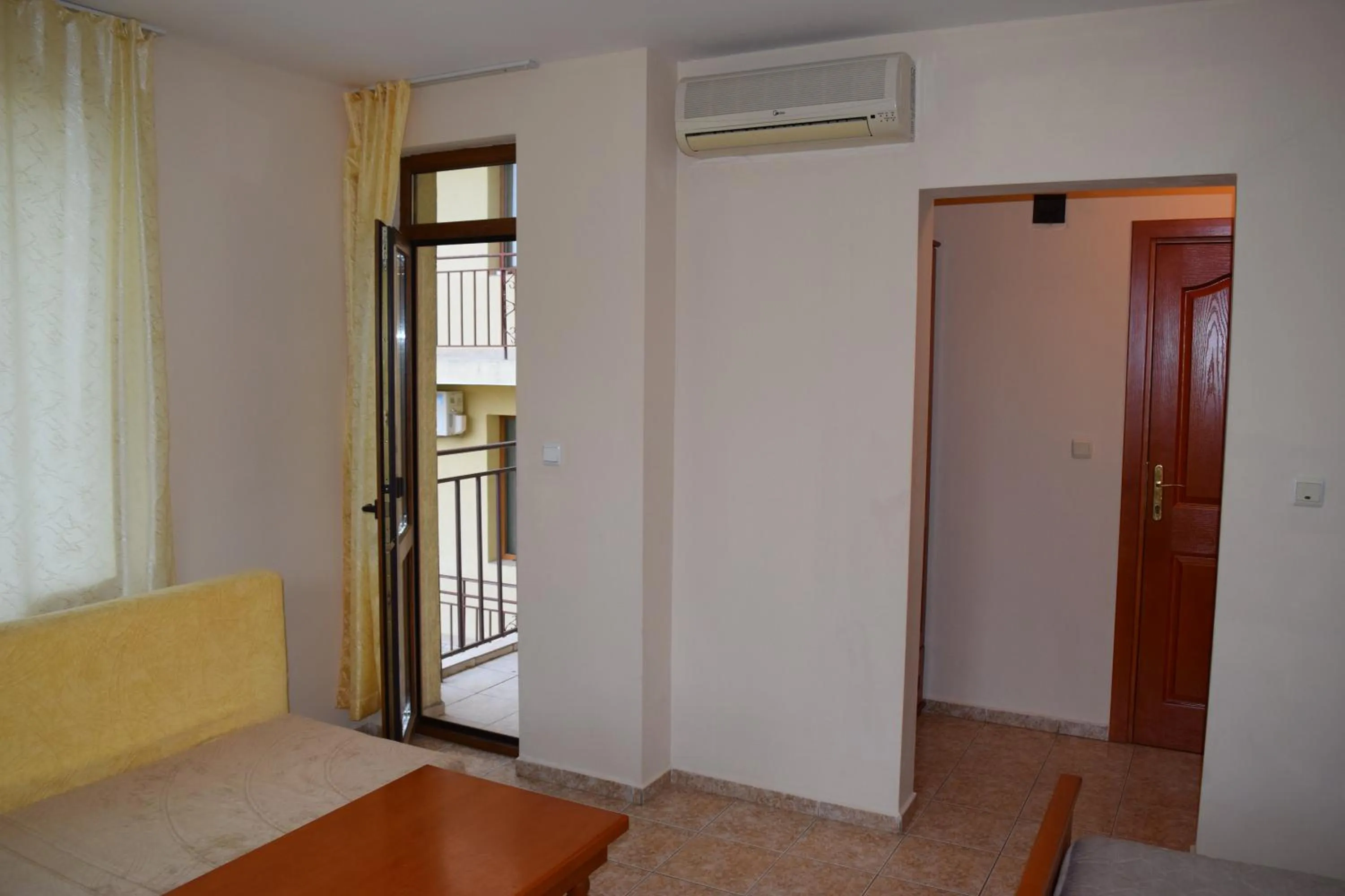 Shower, Bed in Family Hotel Chris