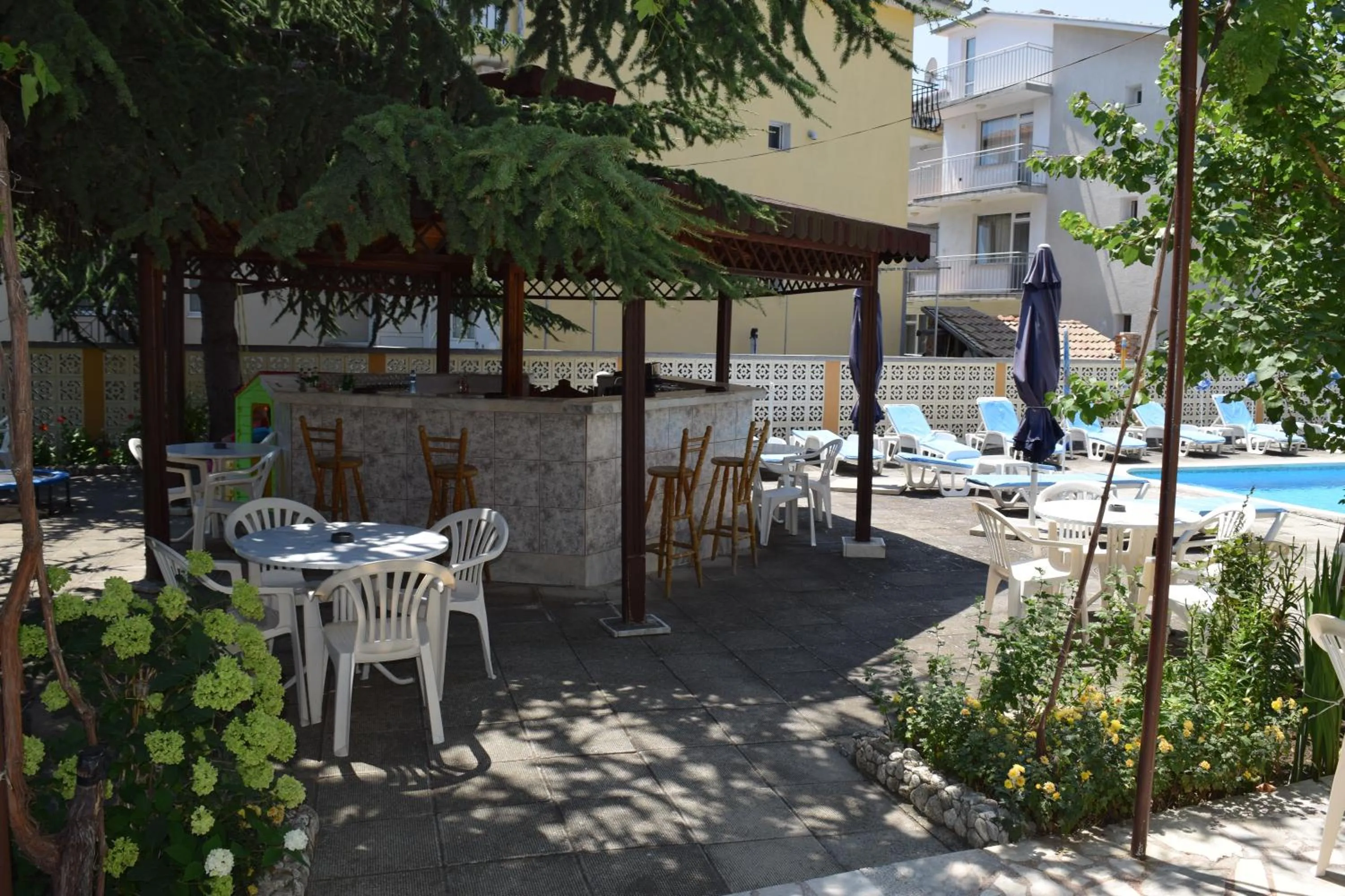 Garden in Family Hotel Chris