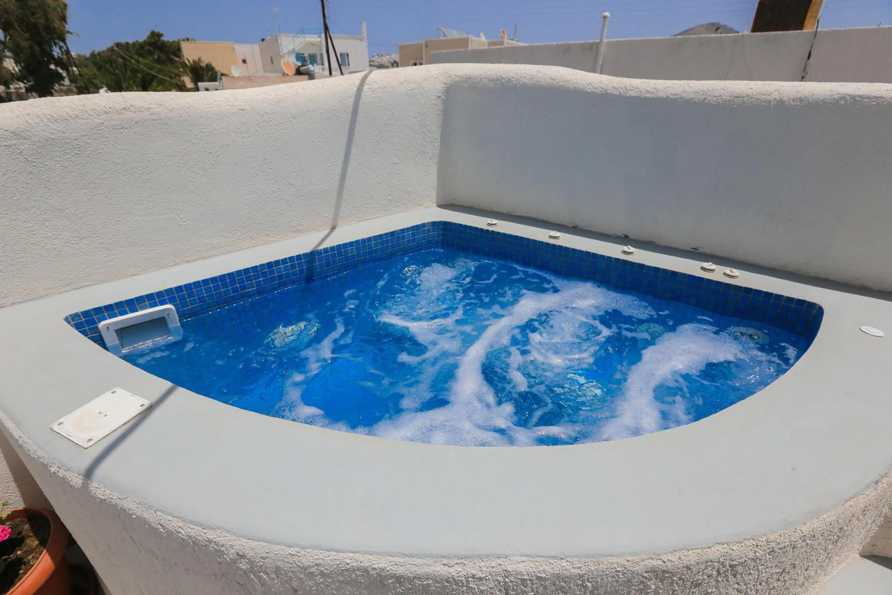 Hot Tub in Villa Aegeon