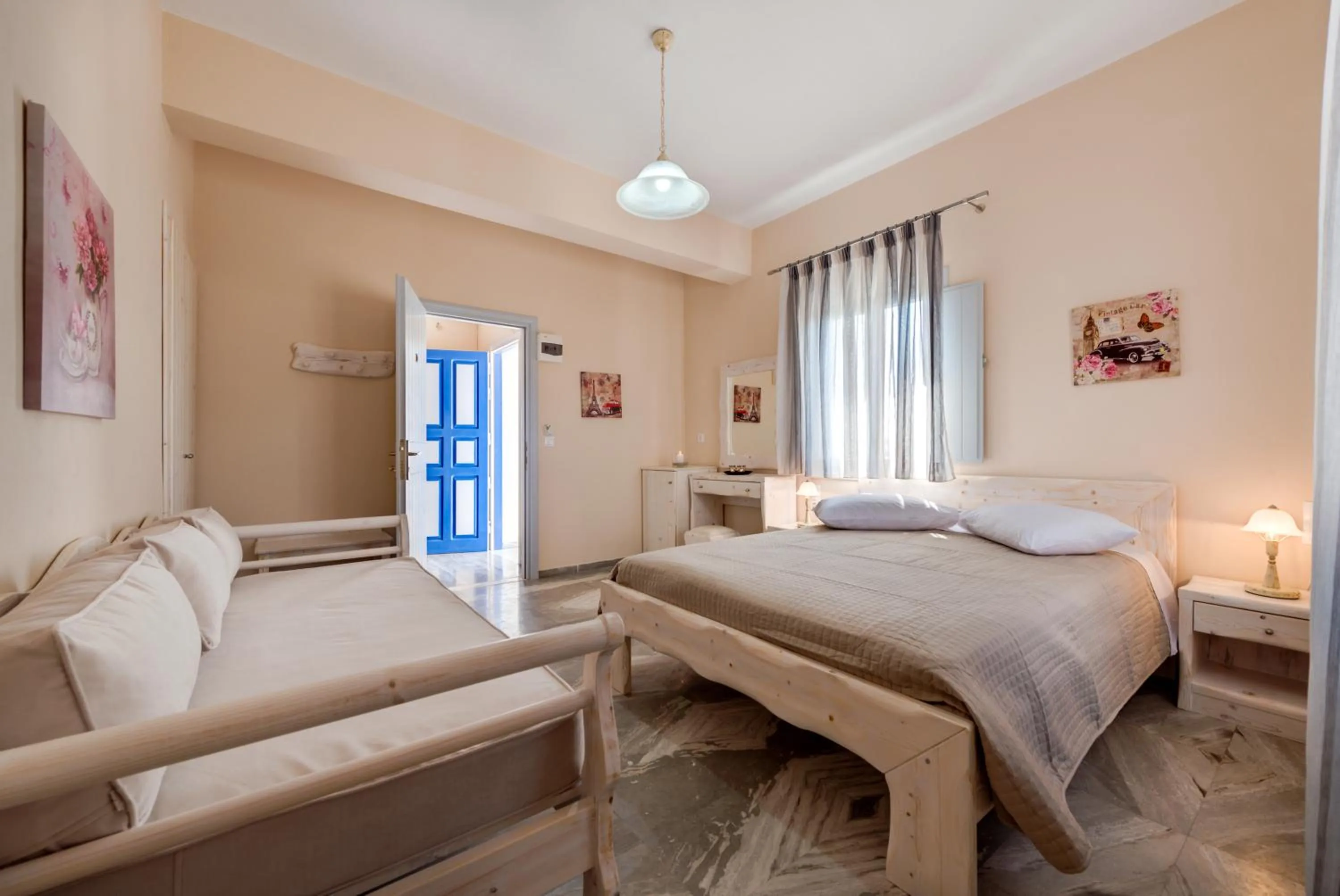 Bed in Villa Aegeon