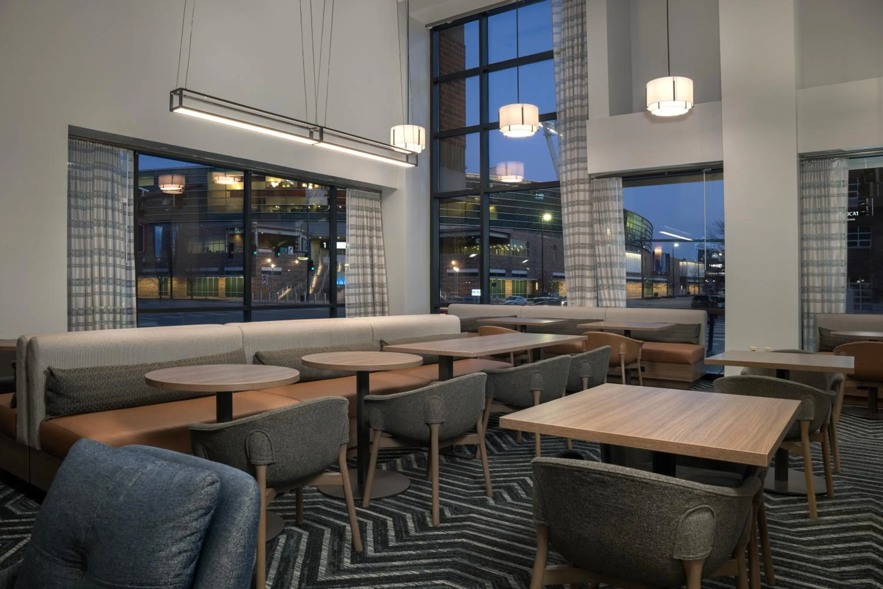 Dining area in Homewood Suites by Hilton Omaha - Downtown