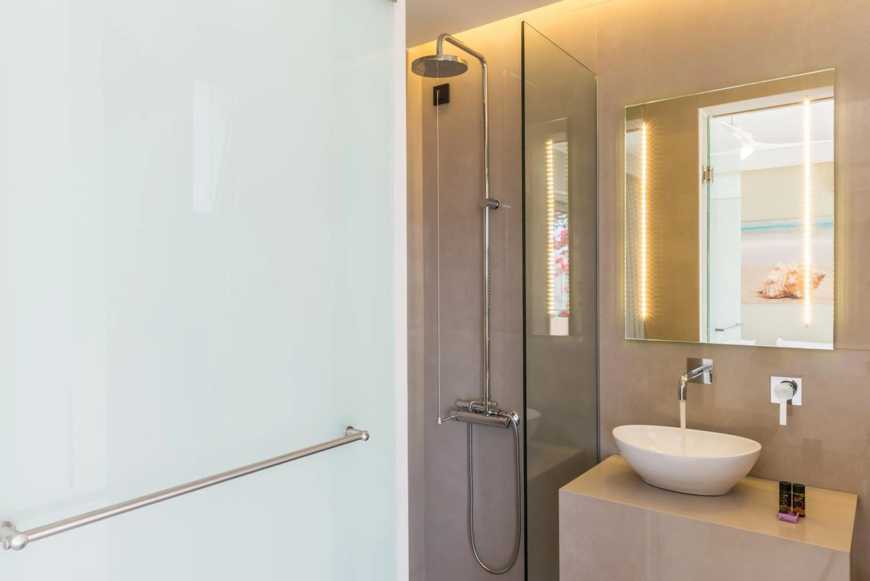 Bathroom in Forum Suites