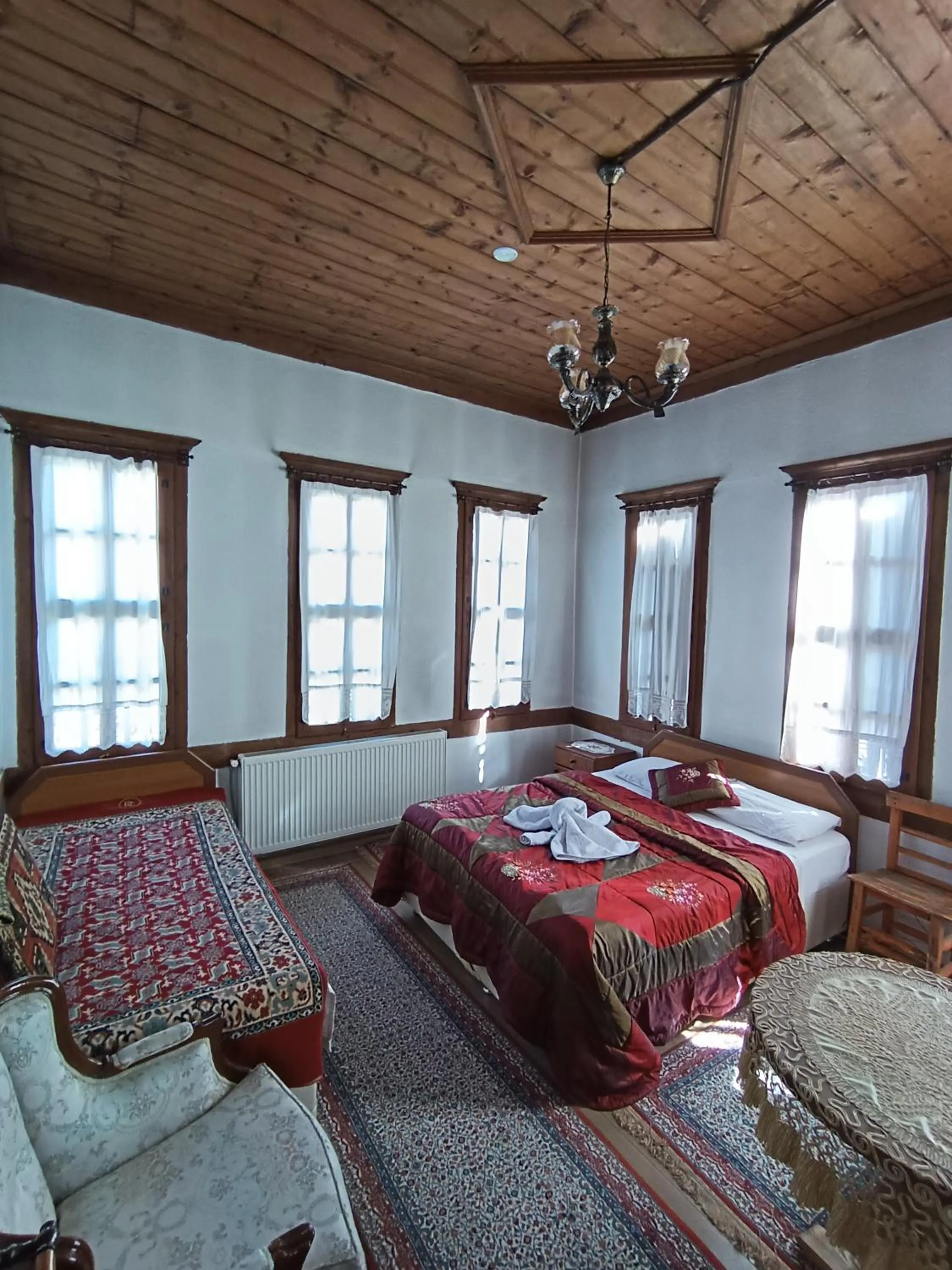 Photo of the whole room, Bed in Arifbey Konak Hotel