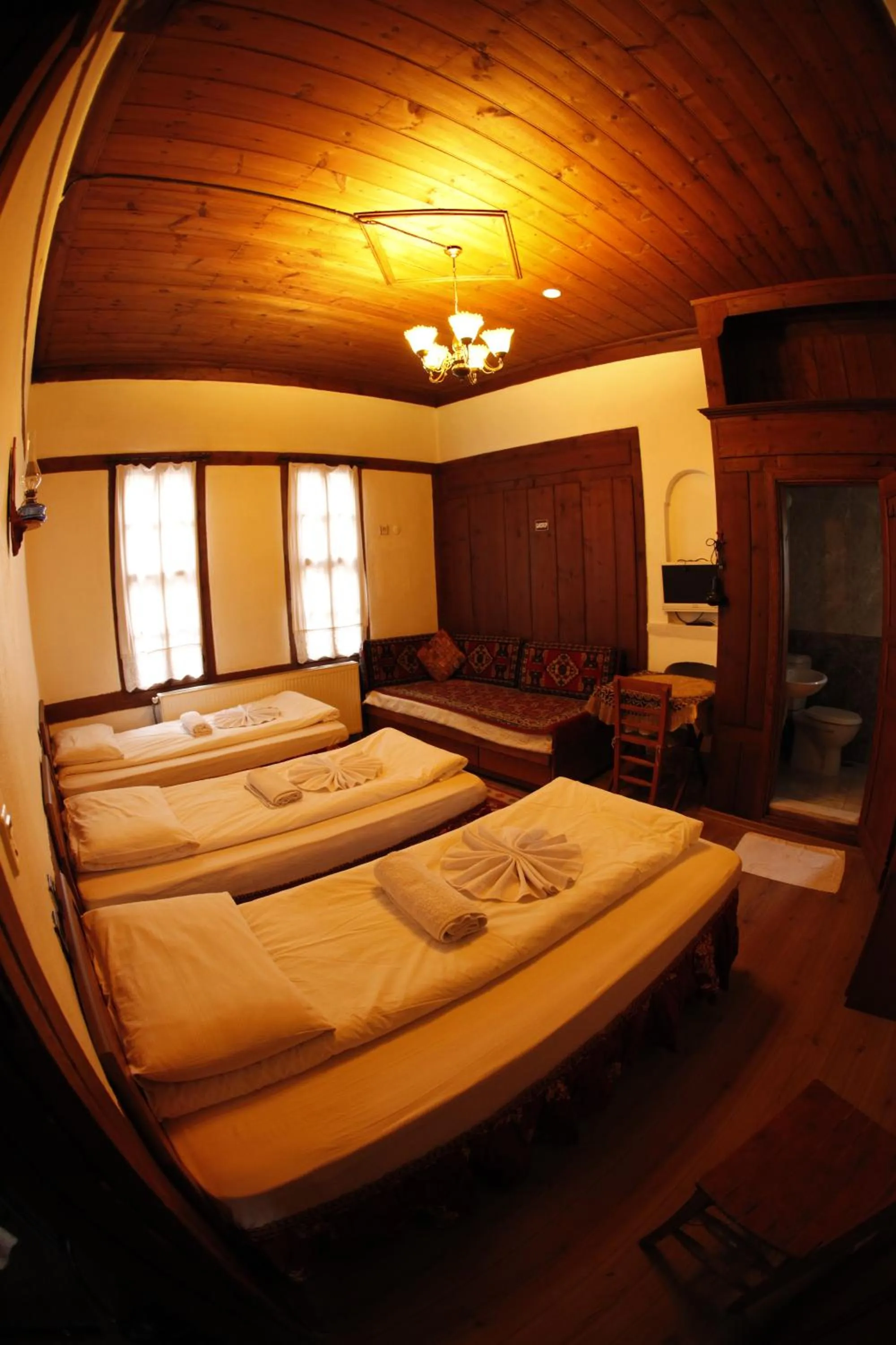Photo of the whole room, Bed in Arifbey Konak Hotel