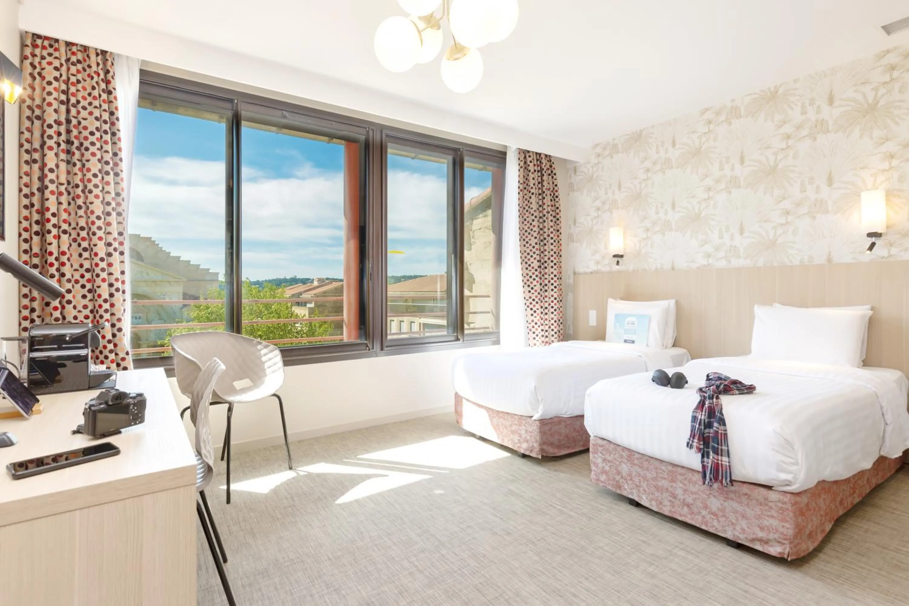 Photo of the whole room, Bed in Kyriad Avignon - Palais des Papes