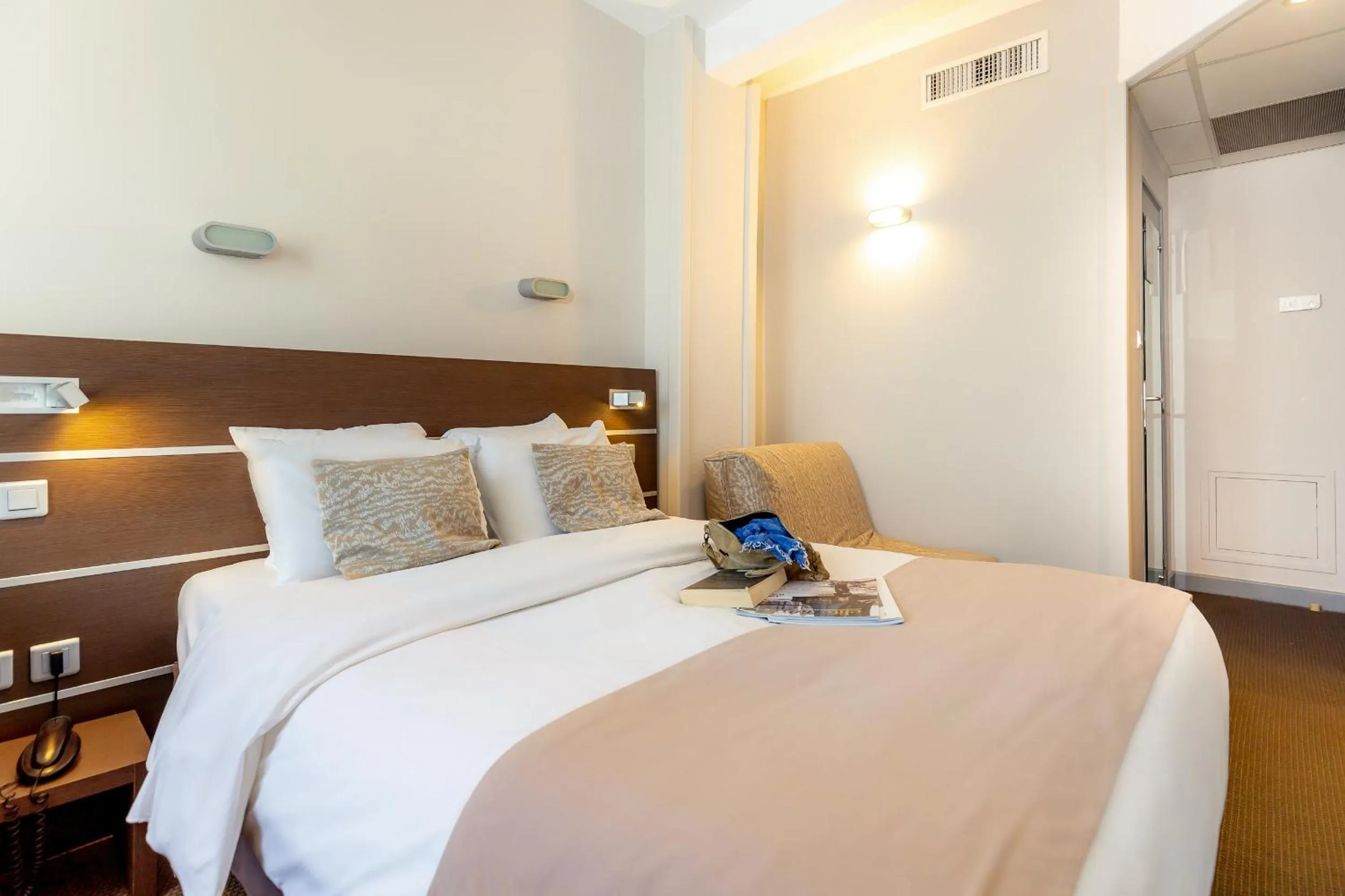 Bed in Kyriad Avignon - Palais des Papes