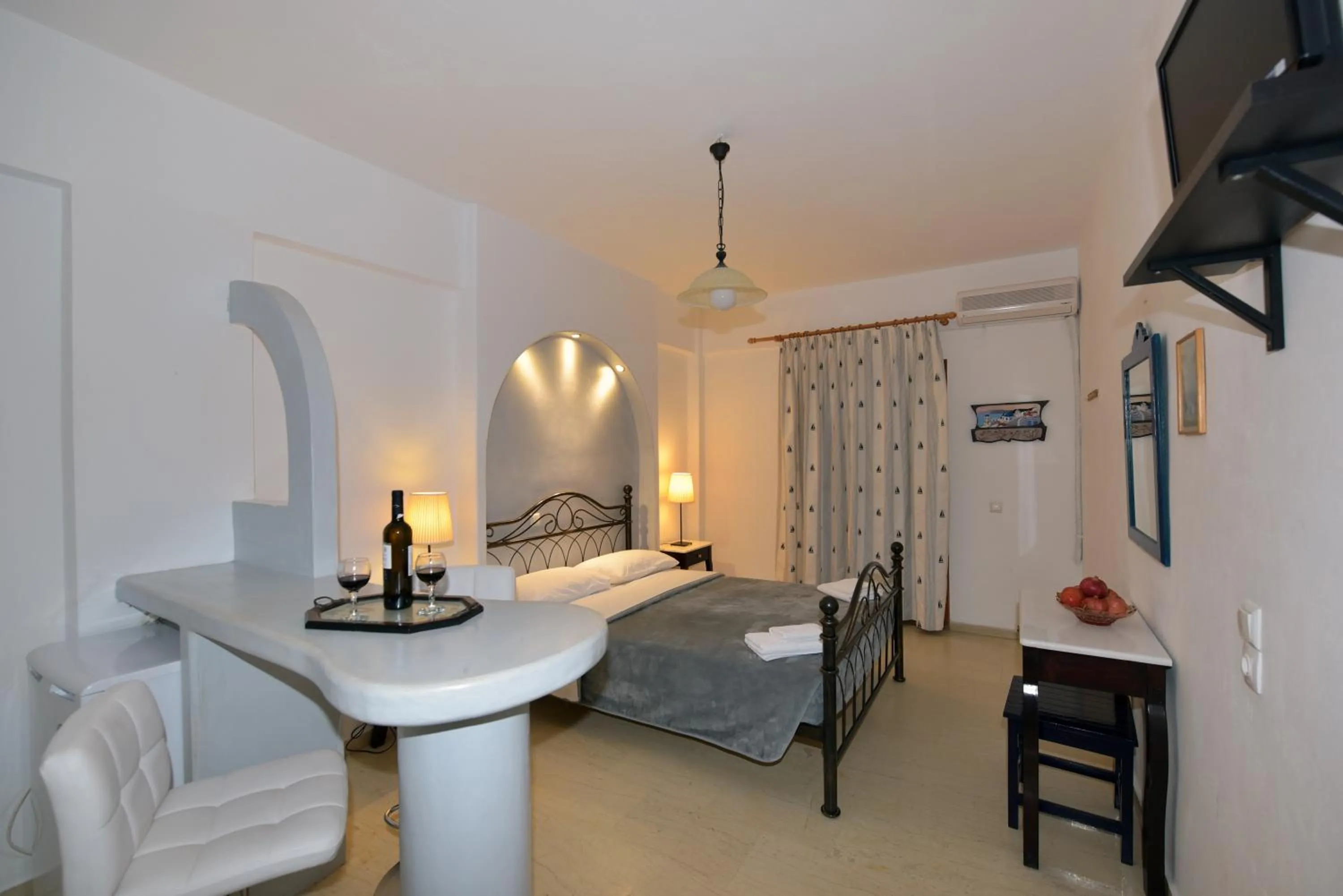 Photo of the whole room, Bed in Sunflower ApartHotel