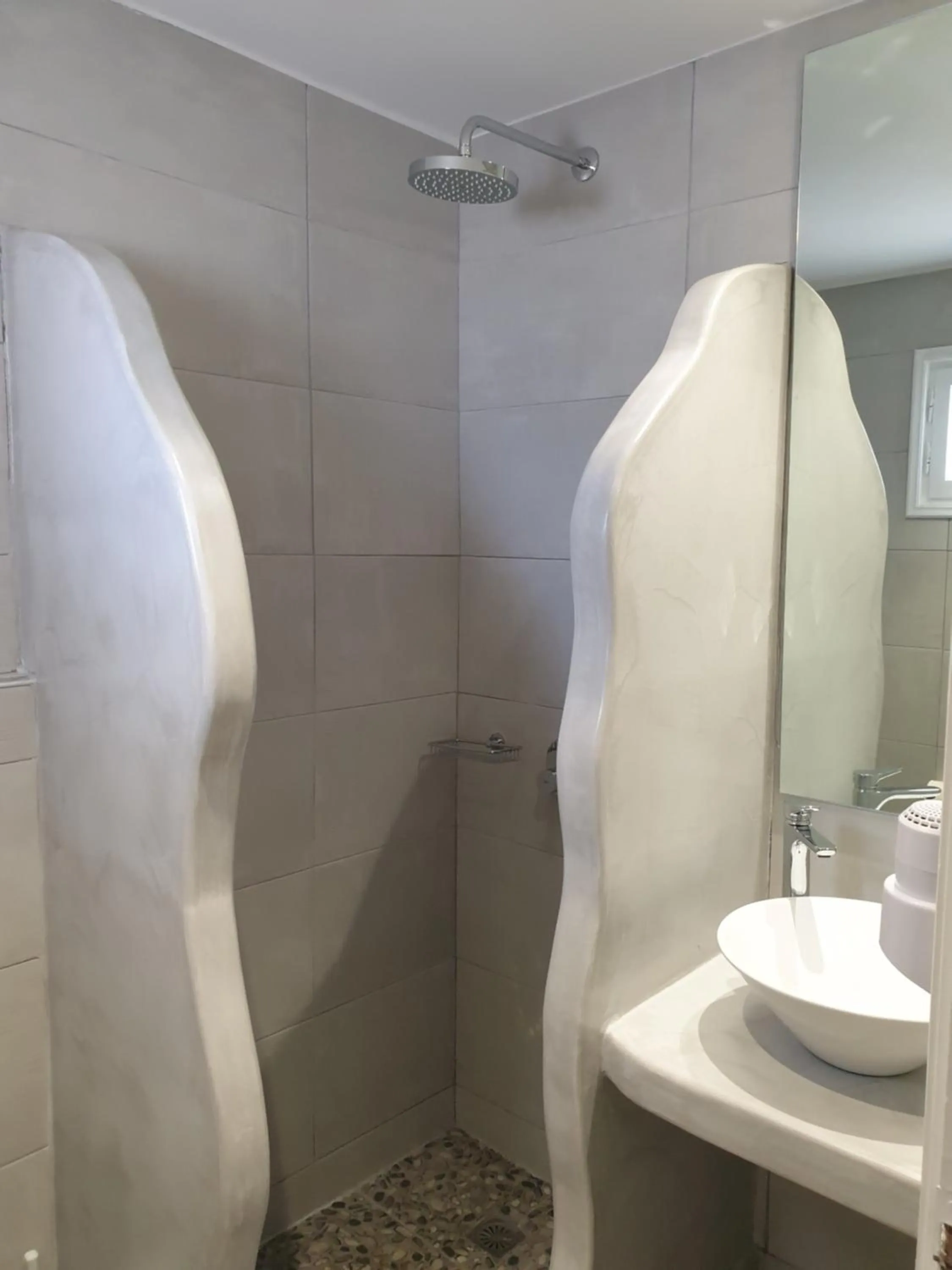 Shower in Sunflower ApartHotel