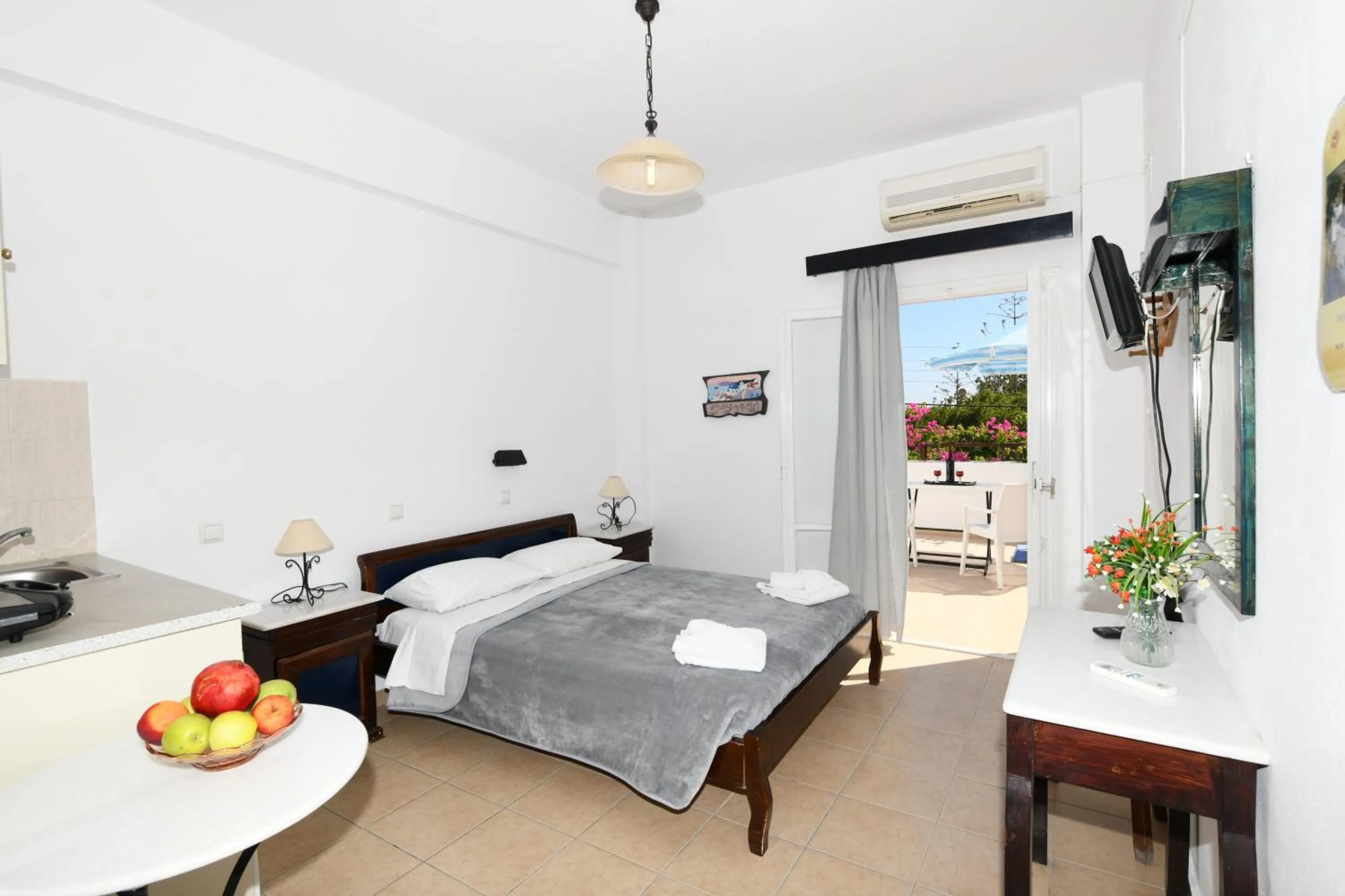 Photo of the whole room, Bed in Sunflower ApartHotel