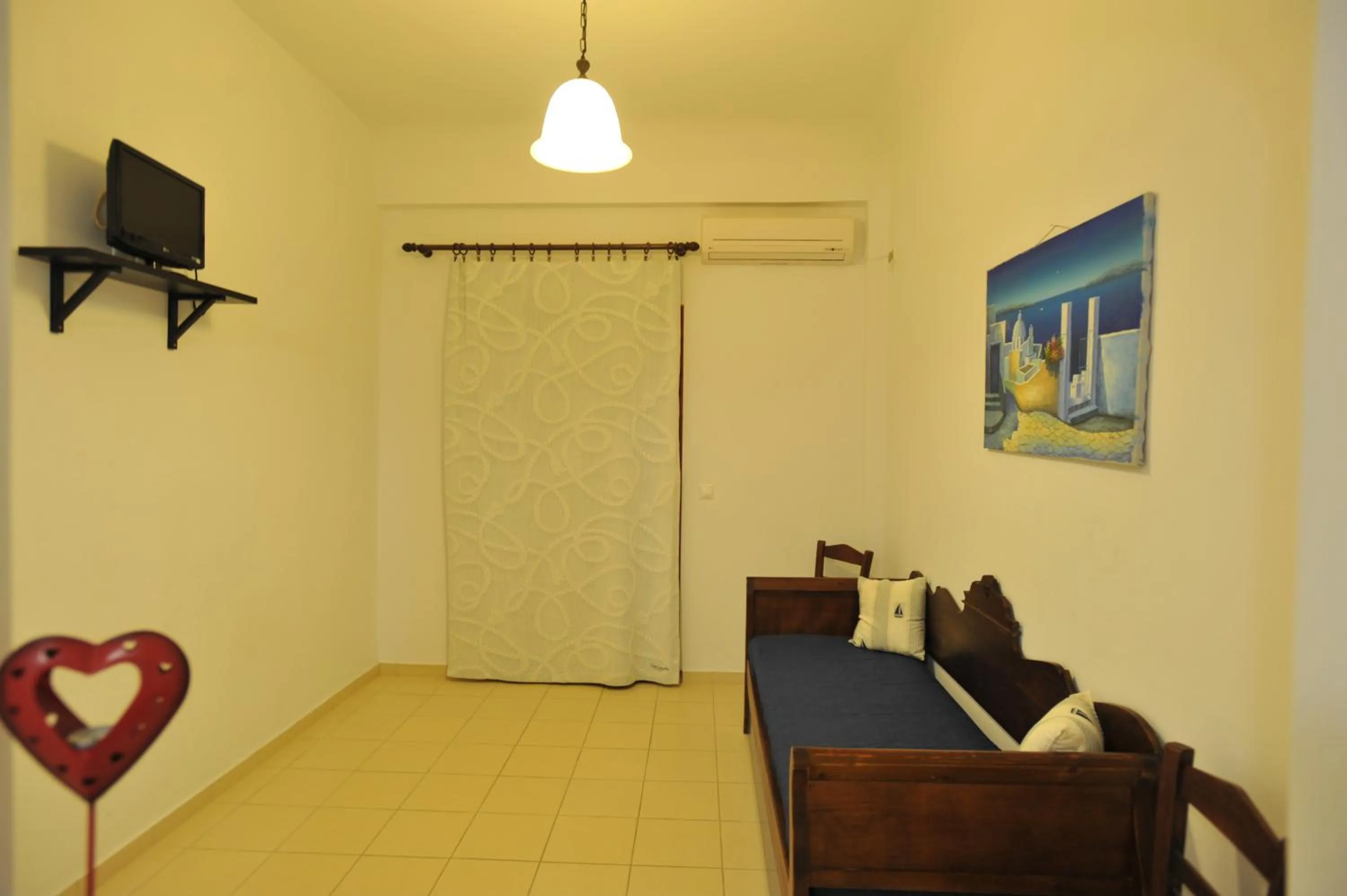 TV and multimedia in Sunflower ApartHotel