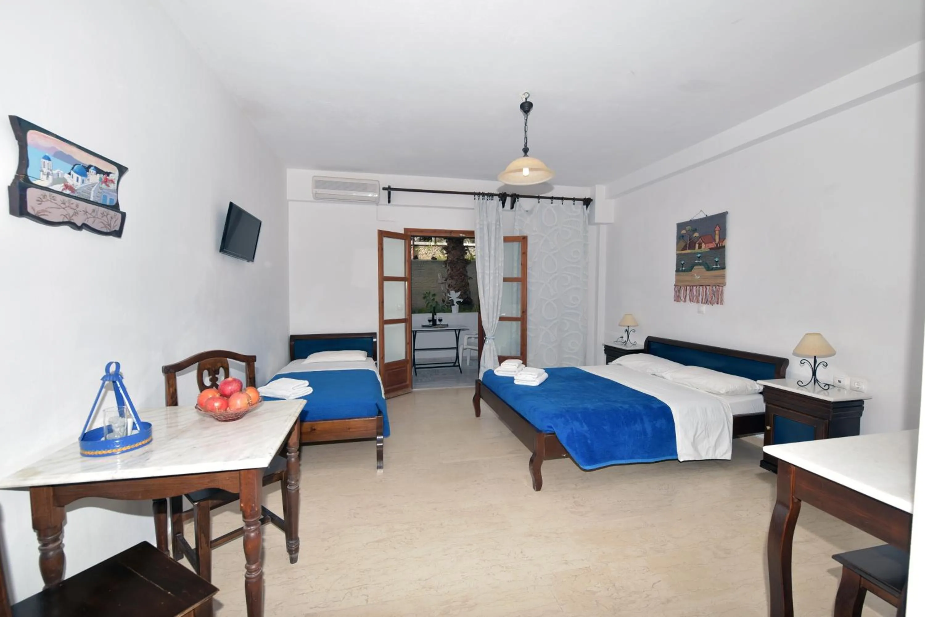 Photo of the whole room, Bed in Sunflower ApartHotel