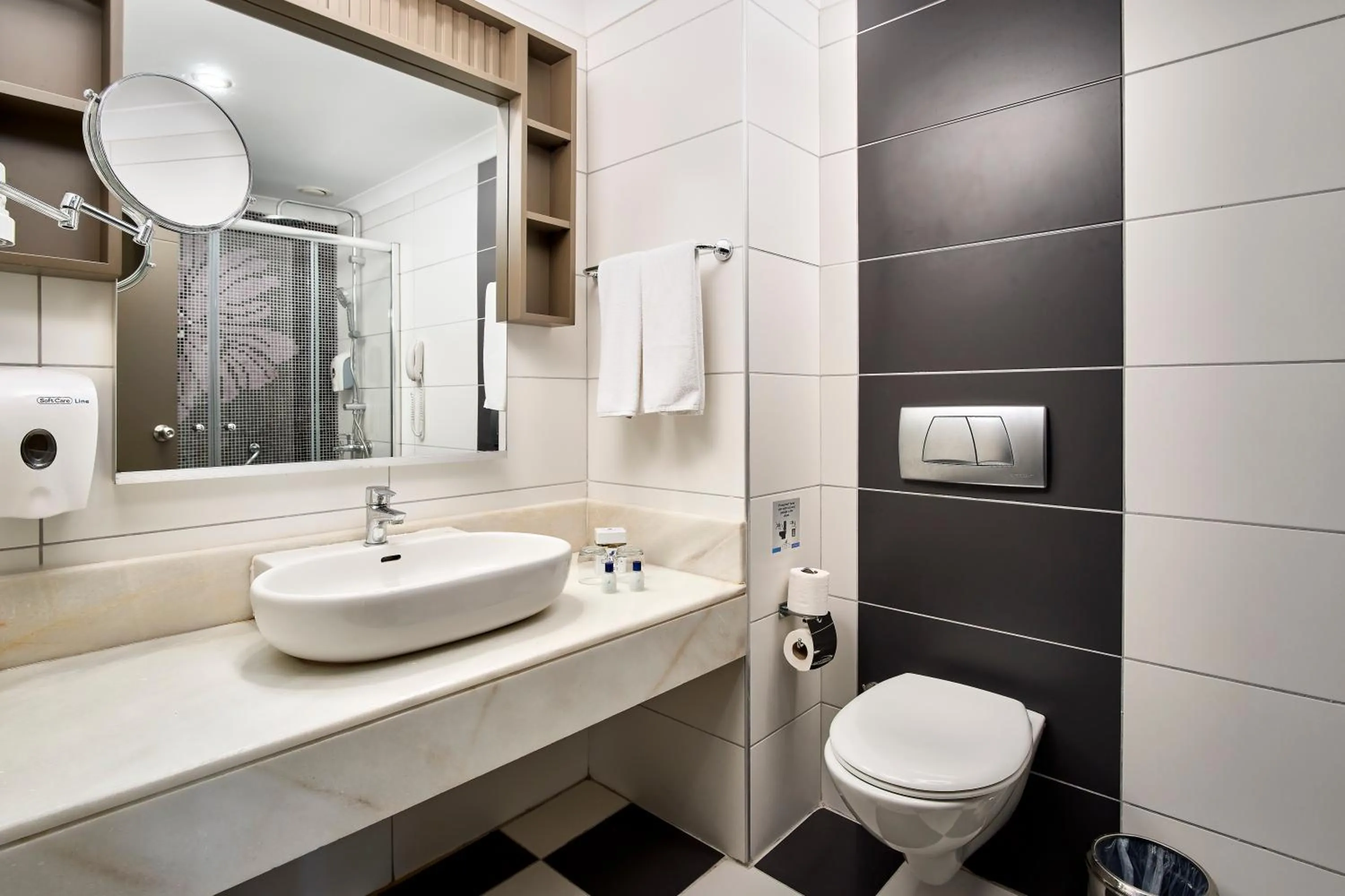 Shower in Seaden Sea Planet Resort & Spa