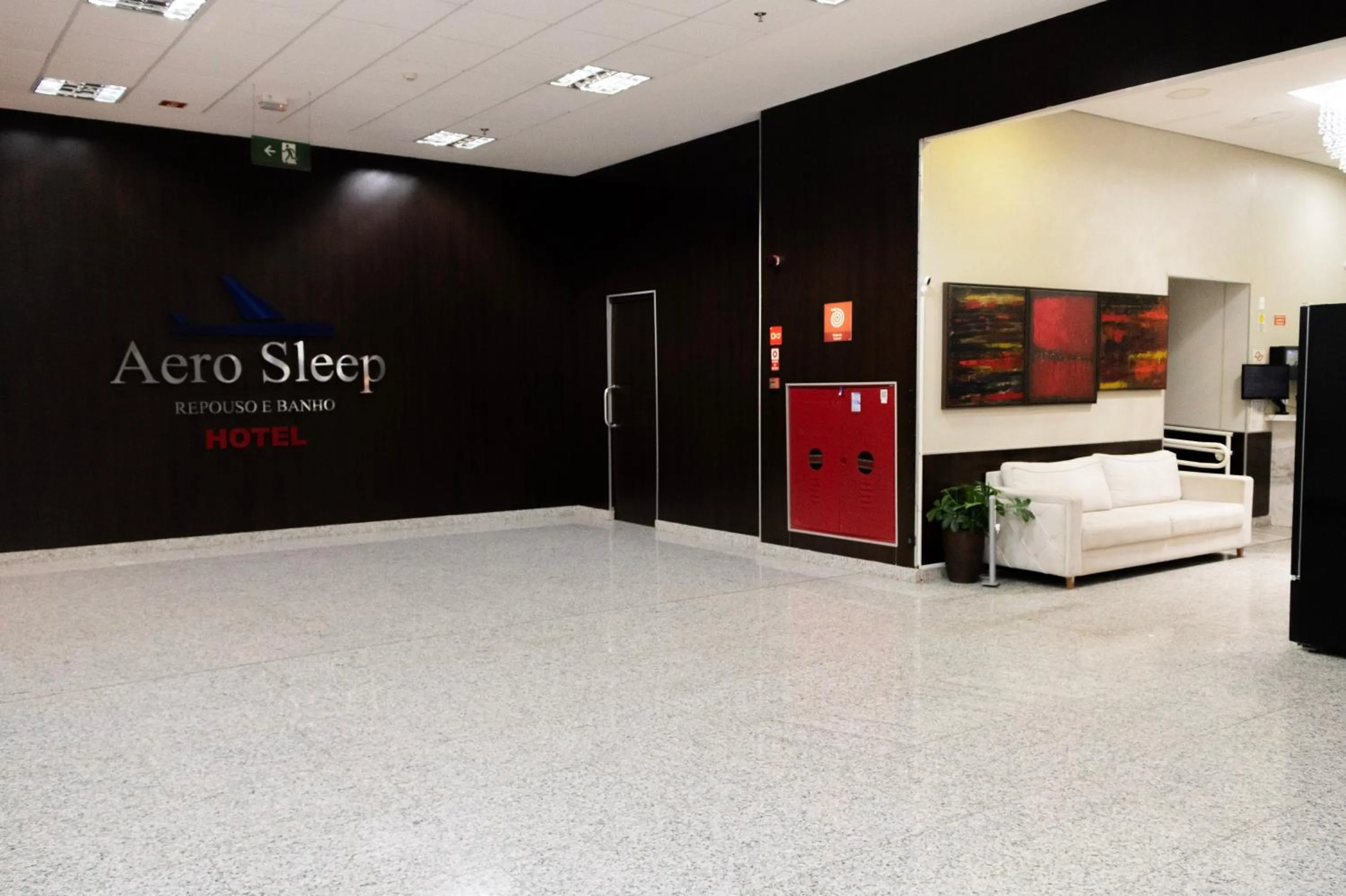 Facade/entrance, Bed in Hotel Aero Sleep Campinas