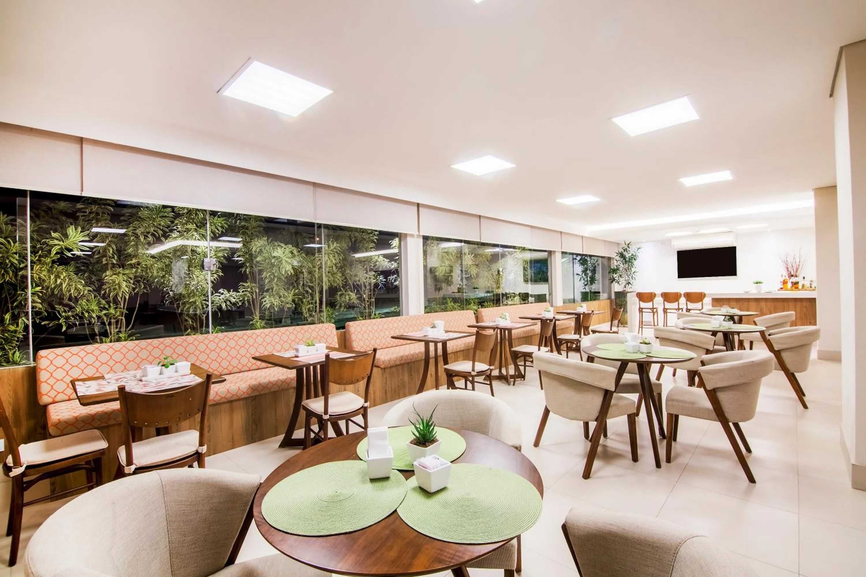 Restaurant/places to eat in JR Hotel