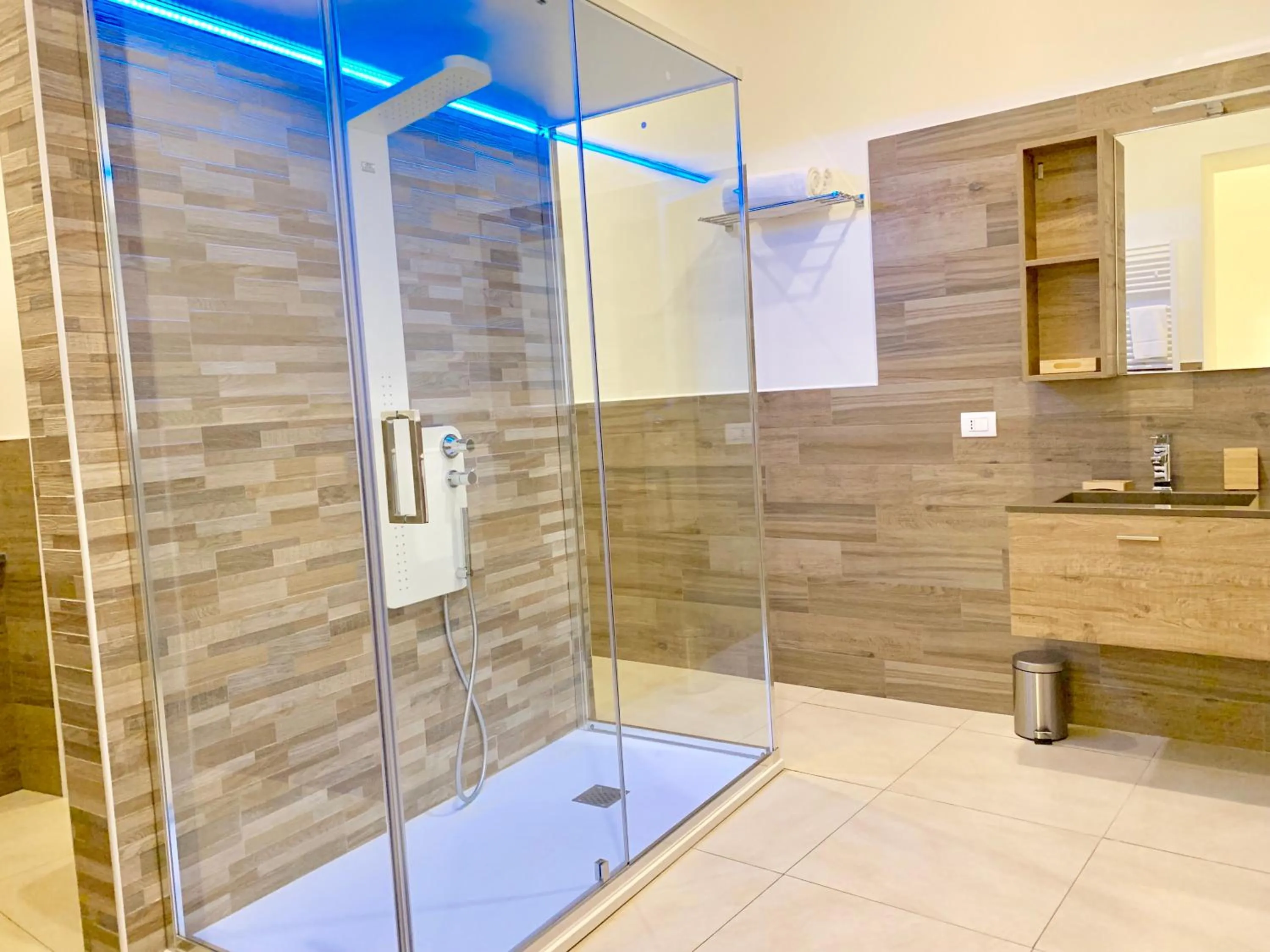 Bathroom in Napoli Squares Suites