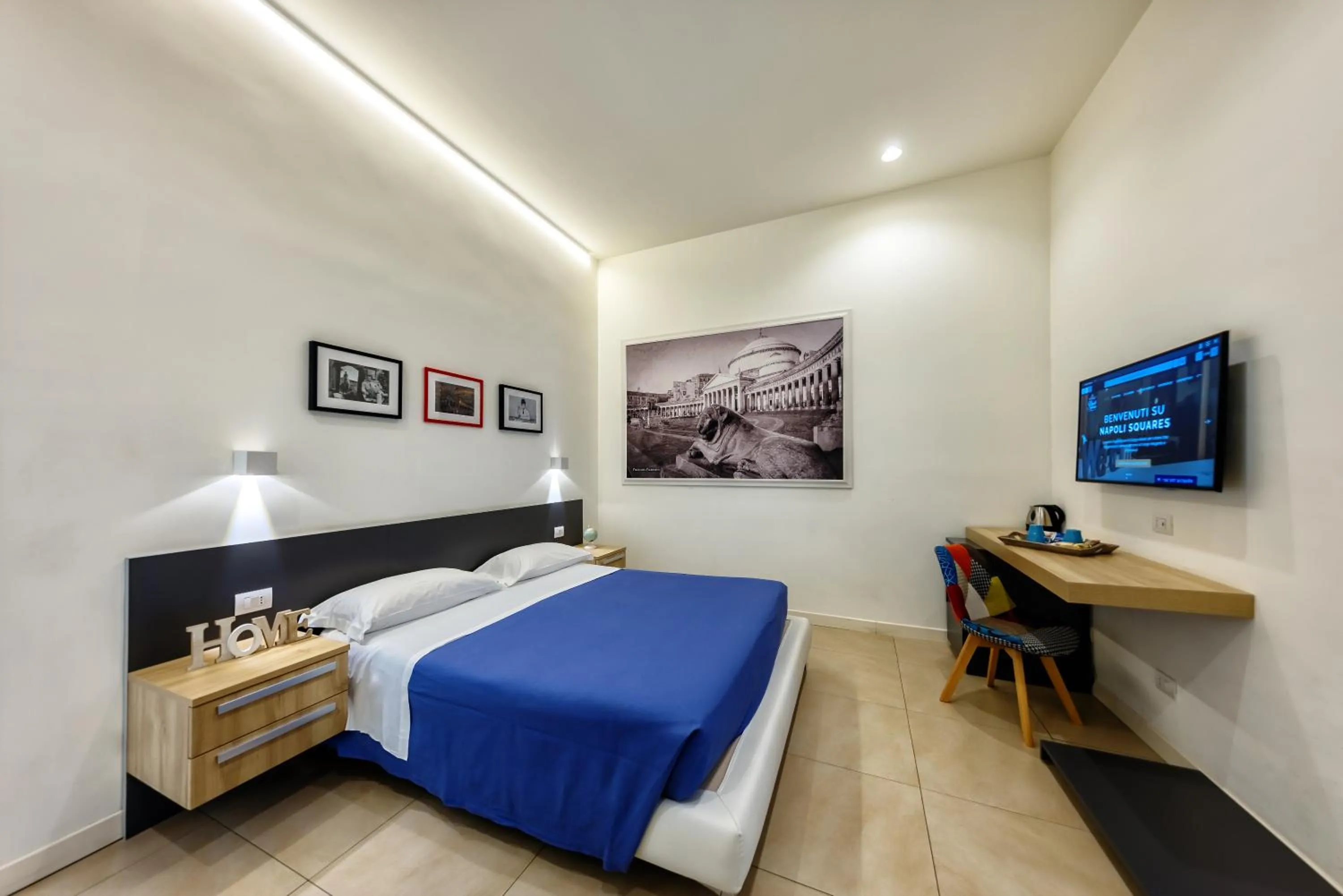 Bedroom, Bed in Napoli Squares Suites