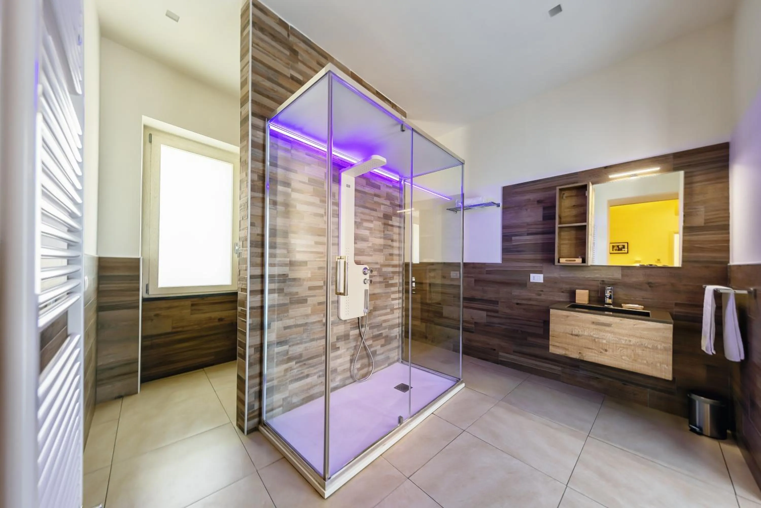 Bathroom in Napoli Squares Suites