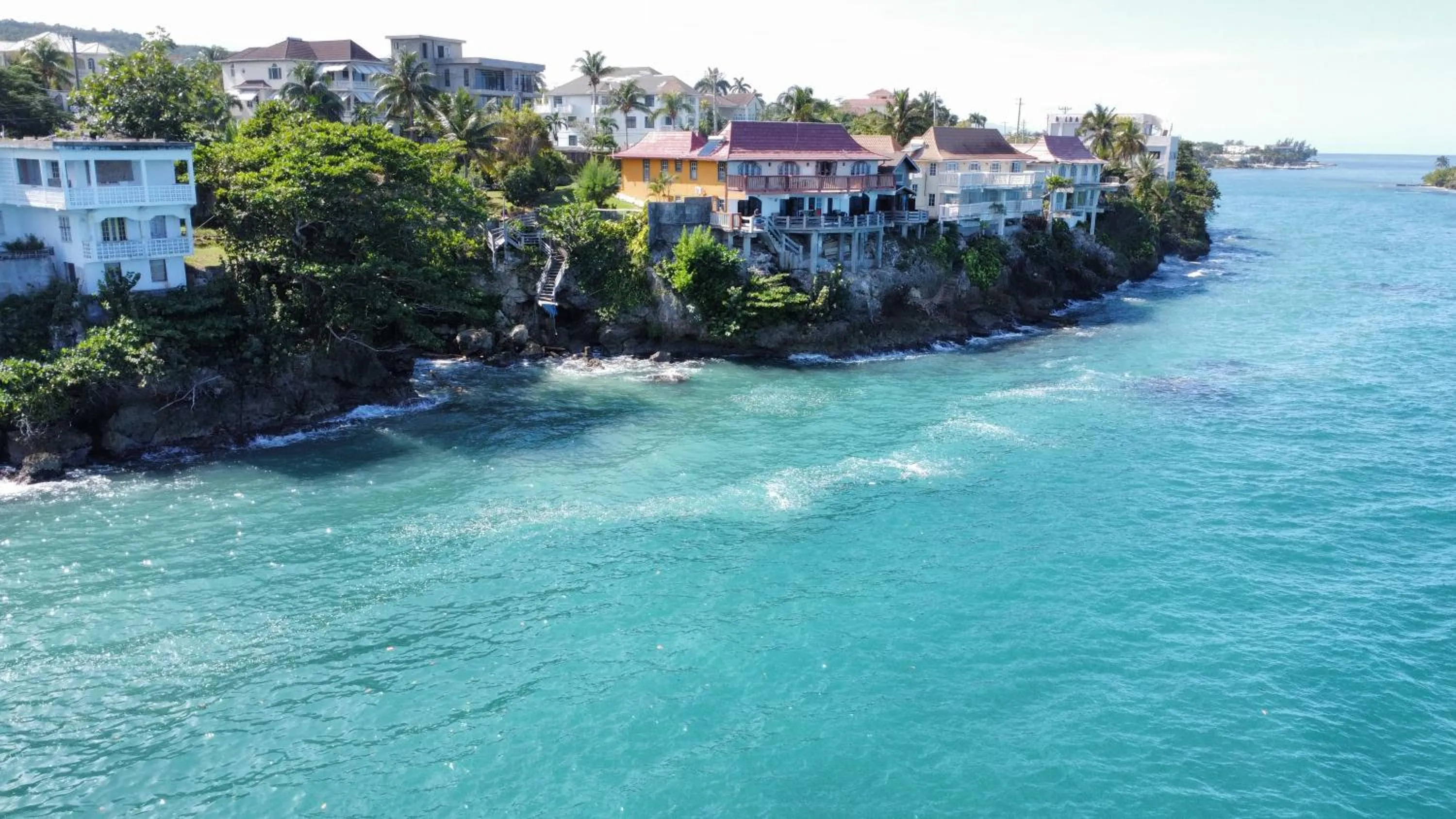 Property building in Shipwatcher Studio w/Mezzanine