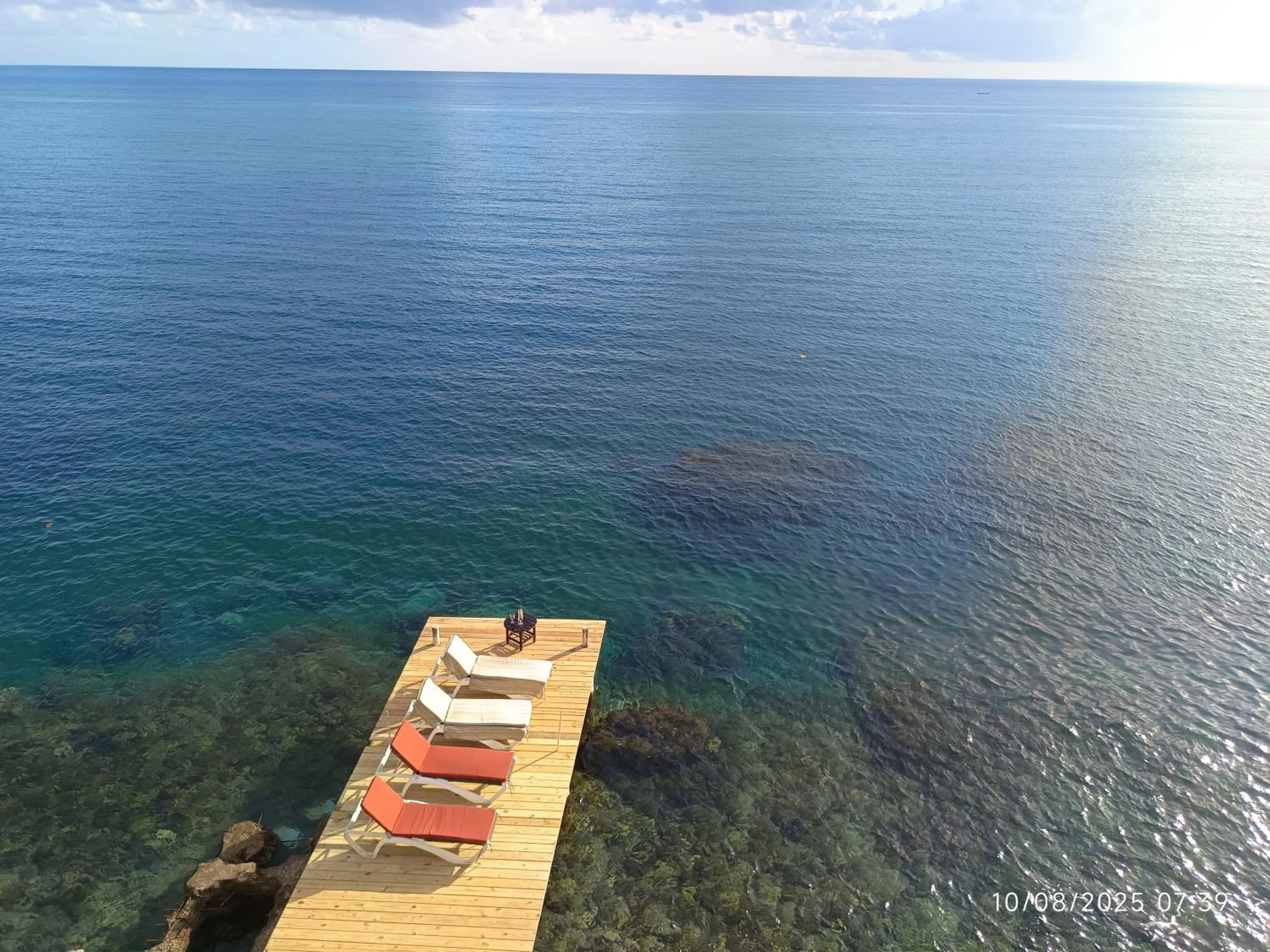 Shipwatcher Studio w/Mezzanine