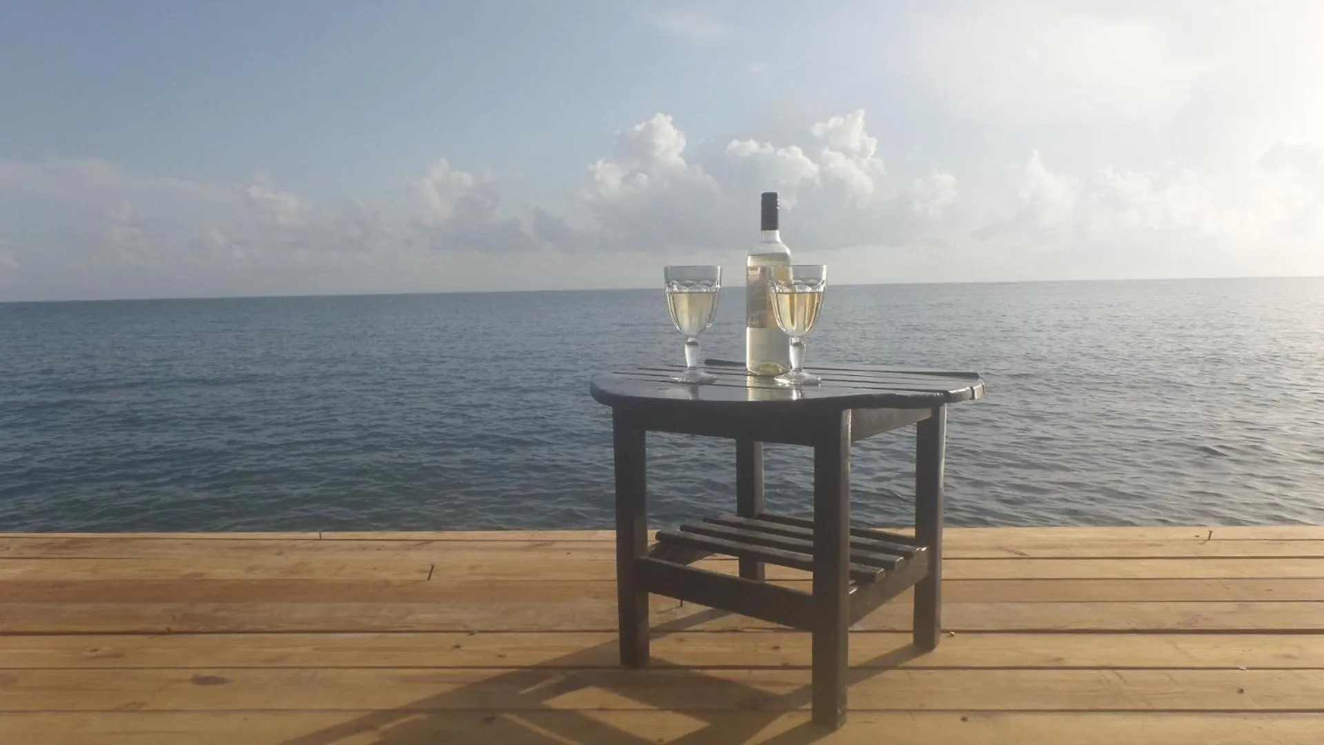 Property building in Shipwatcher Studio w/Mezzanine