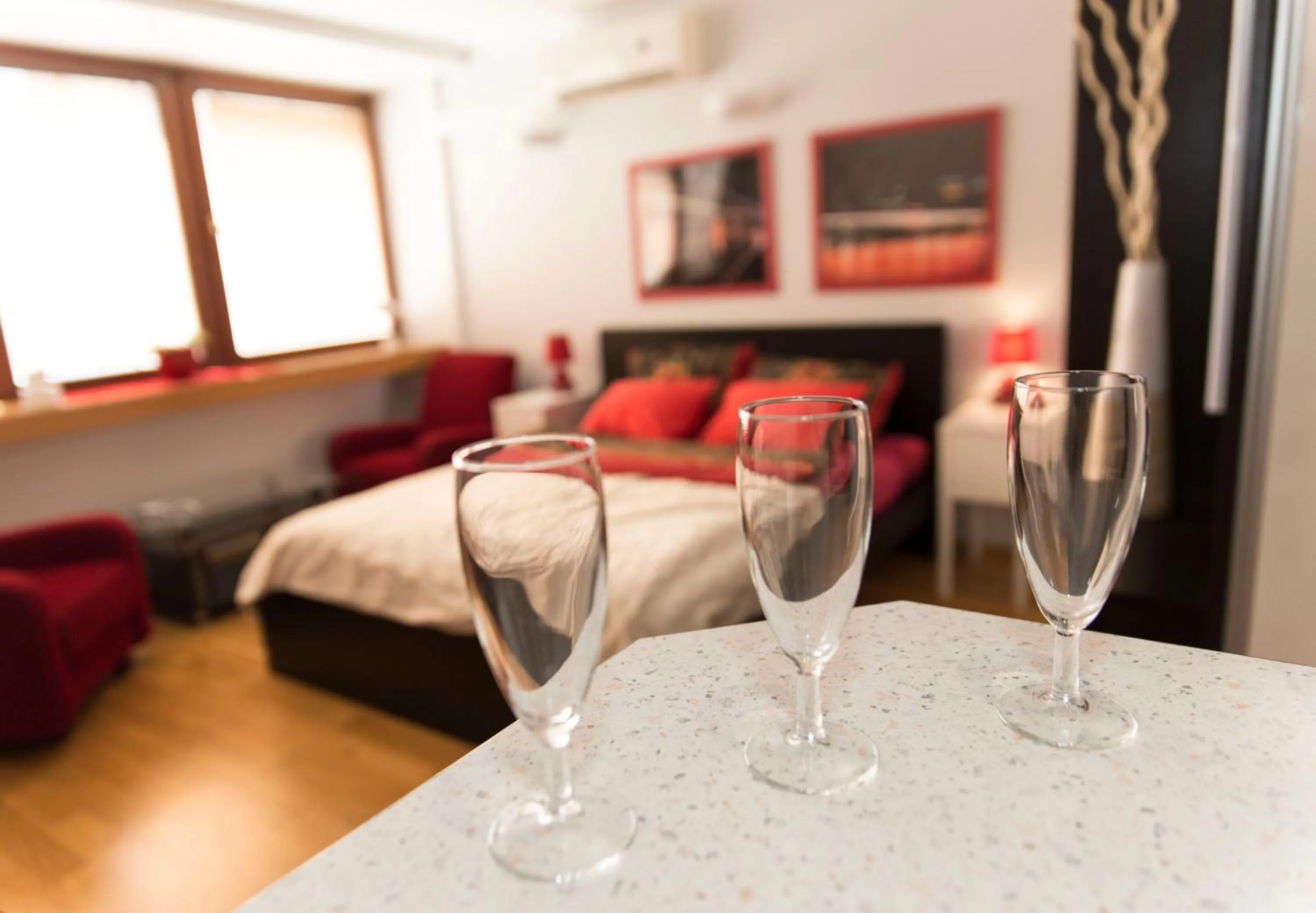 Decorative detail, Bed in Warsawrent Apartamenty Centralna