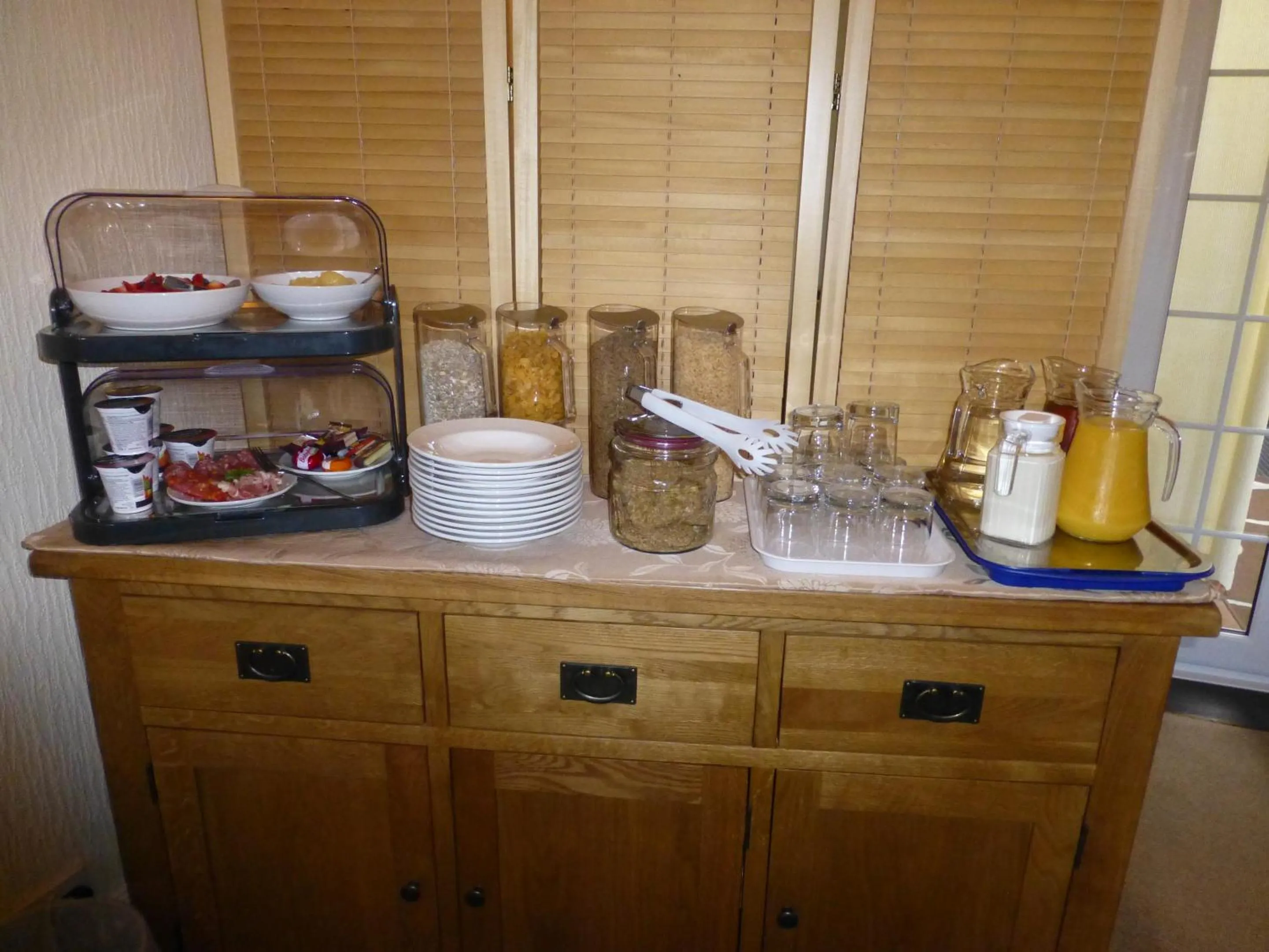 Dining area in Bryn Derwen Guest House