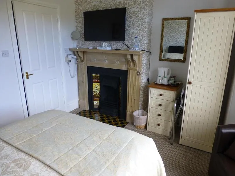 Bedroom, Bed in Bryn Derwen Guest House