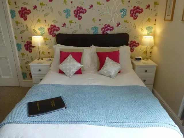 Bedroom, Bed in Bryn Derwen Guest House