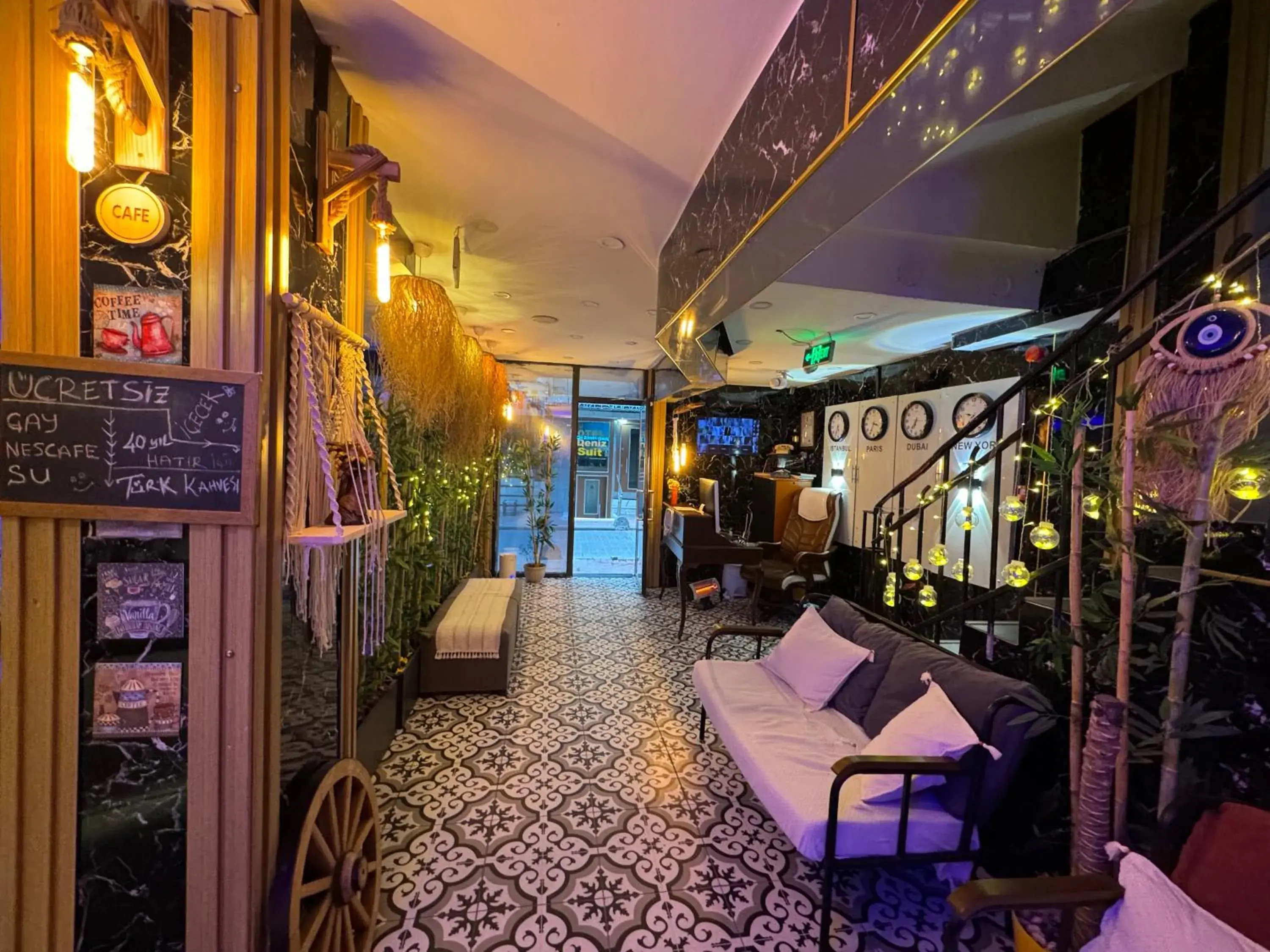 Budget Single Room in The Little Prince Otel Budget Single Room in The Little Prince Otel