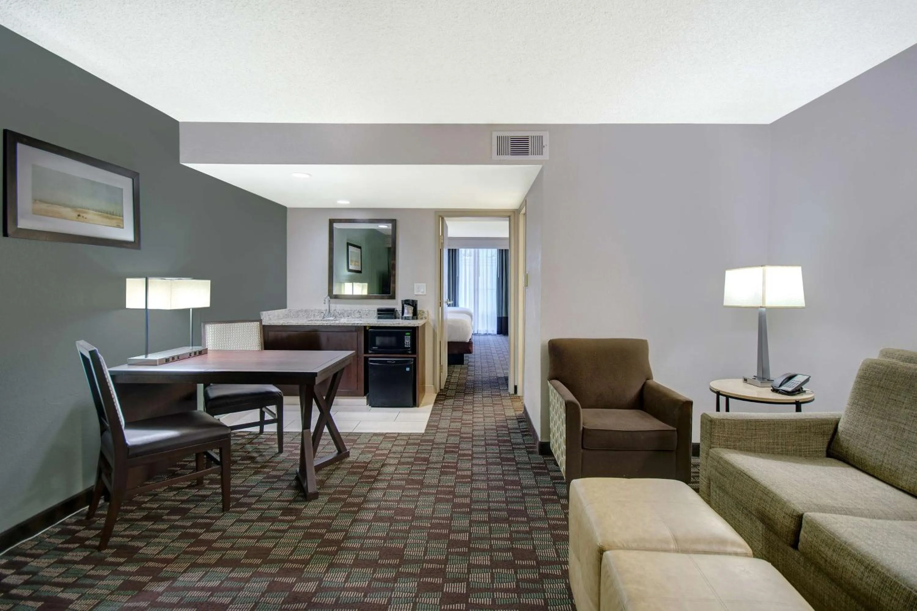 Living room in Embassy Suites by Hilton Jacksonville Baymeadows