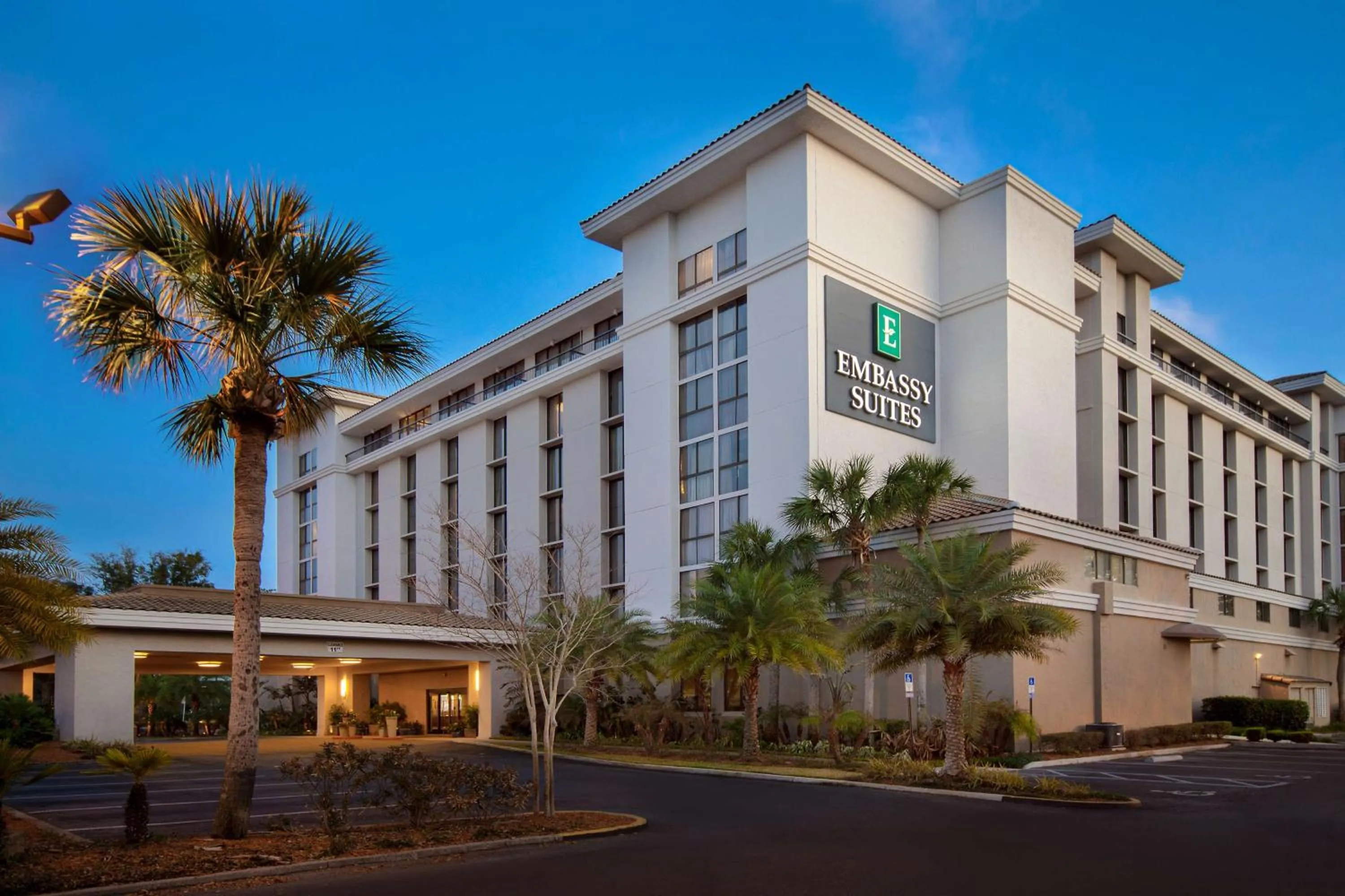 Property building in Embassy Suites by Hilton Jacksonville Baymeadows